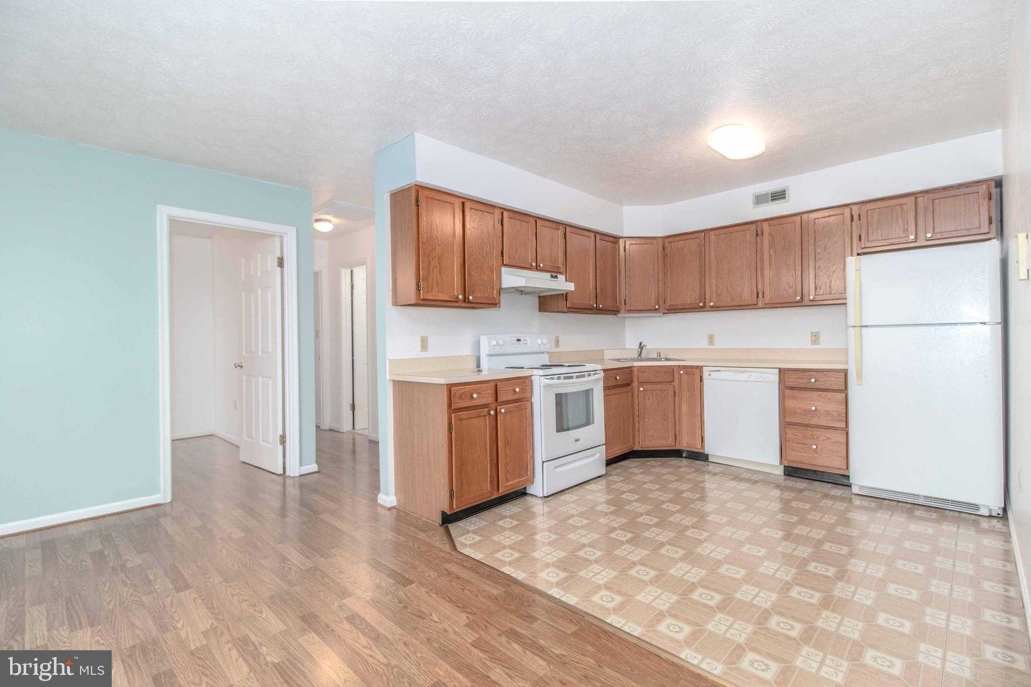 215 S Eaton St photo 5