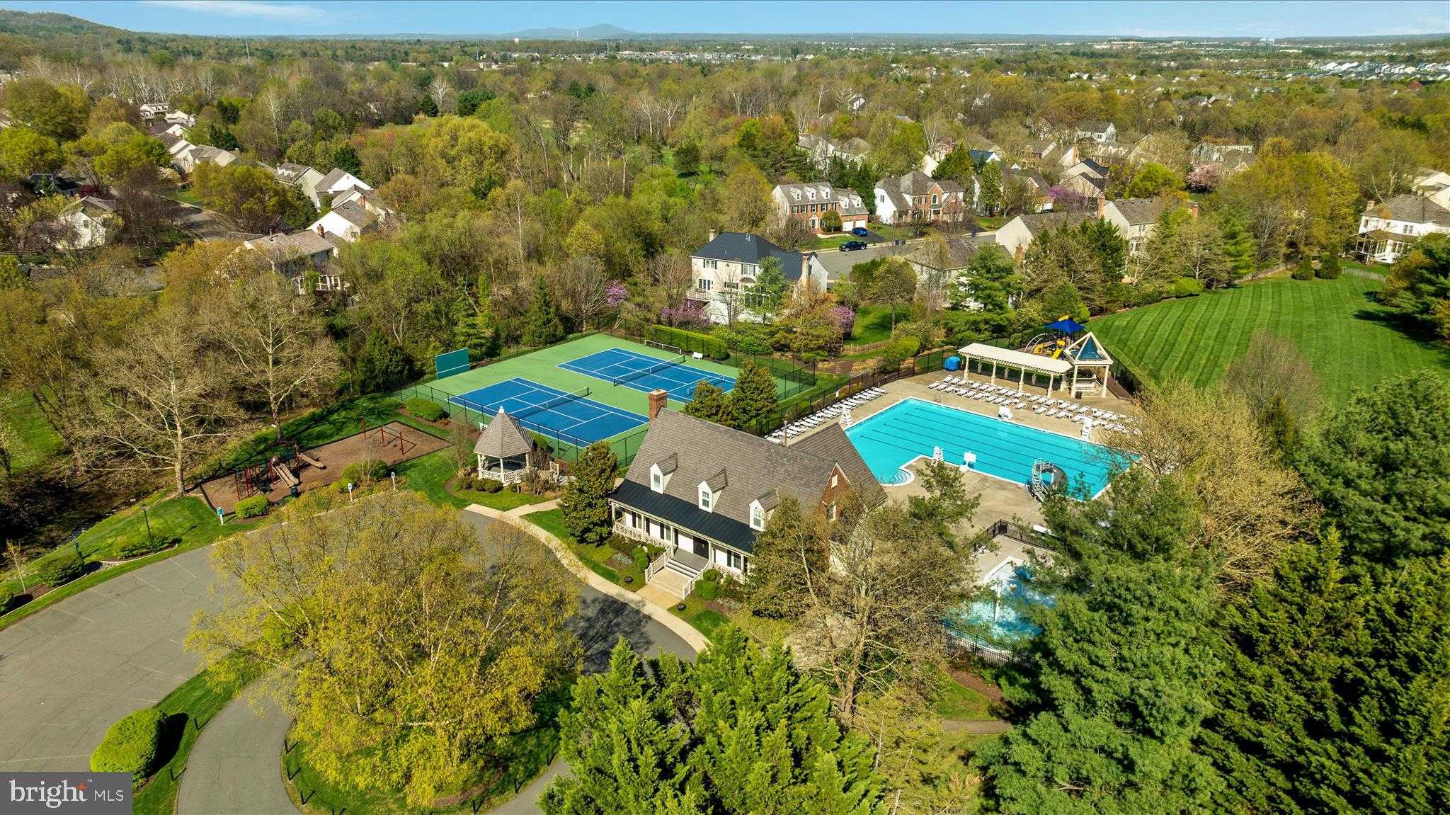 608 Diskin Pl SW photo 63