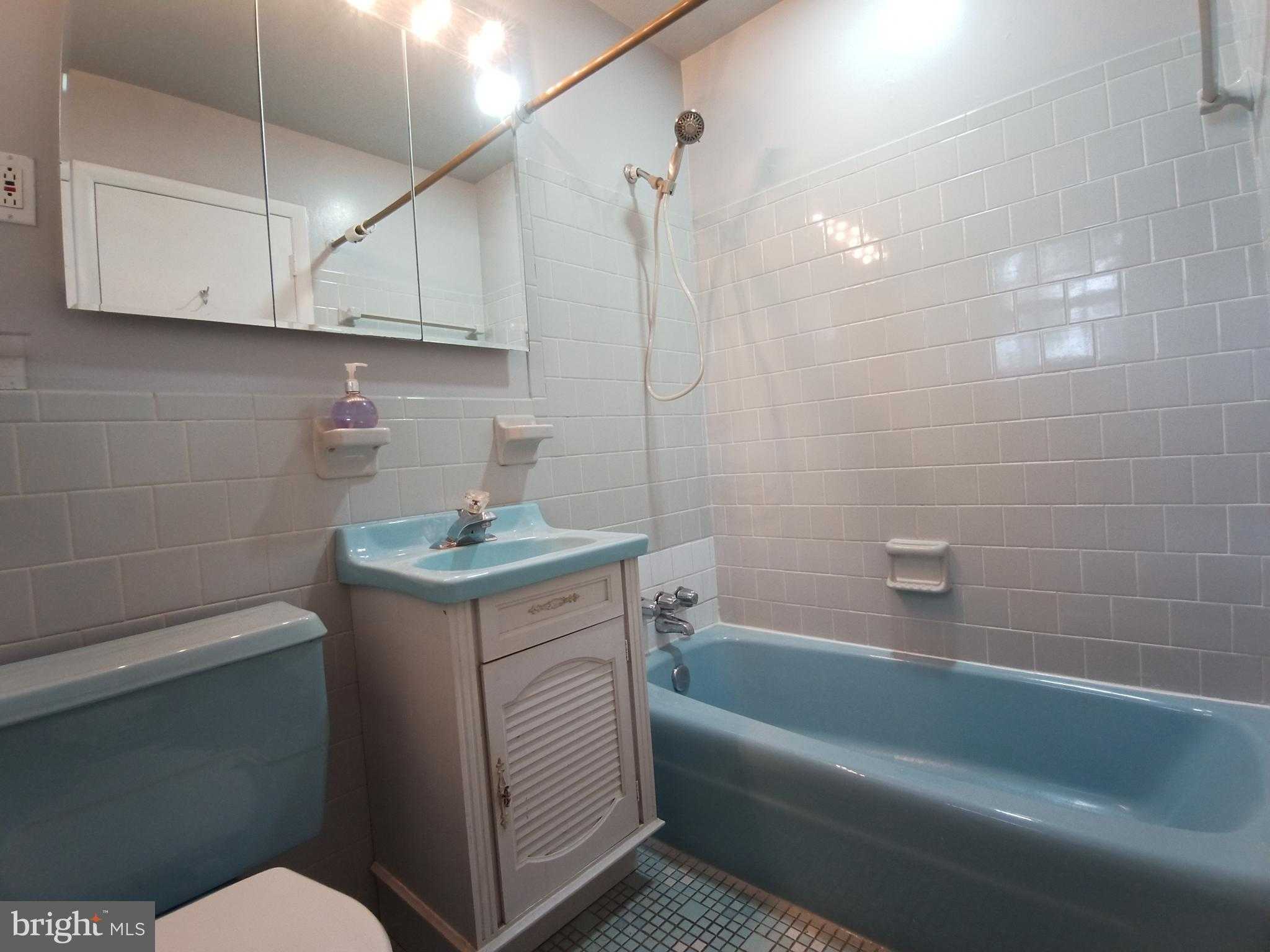 913 N Harrison St photo 18