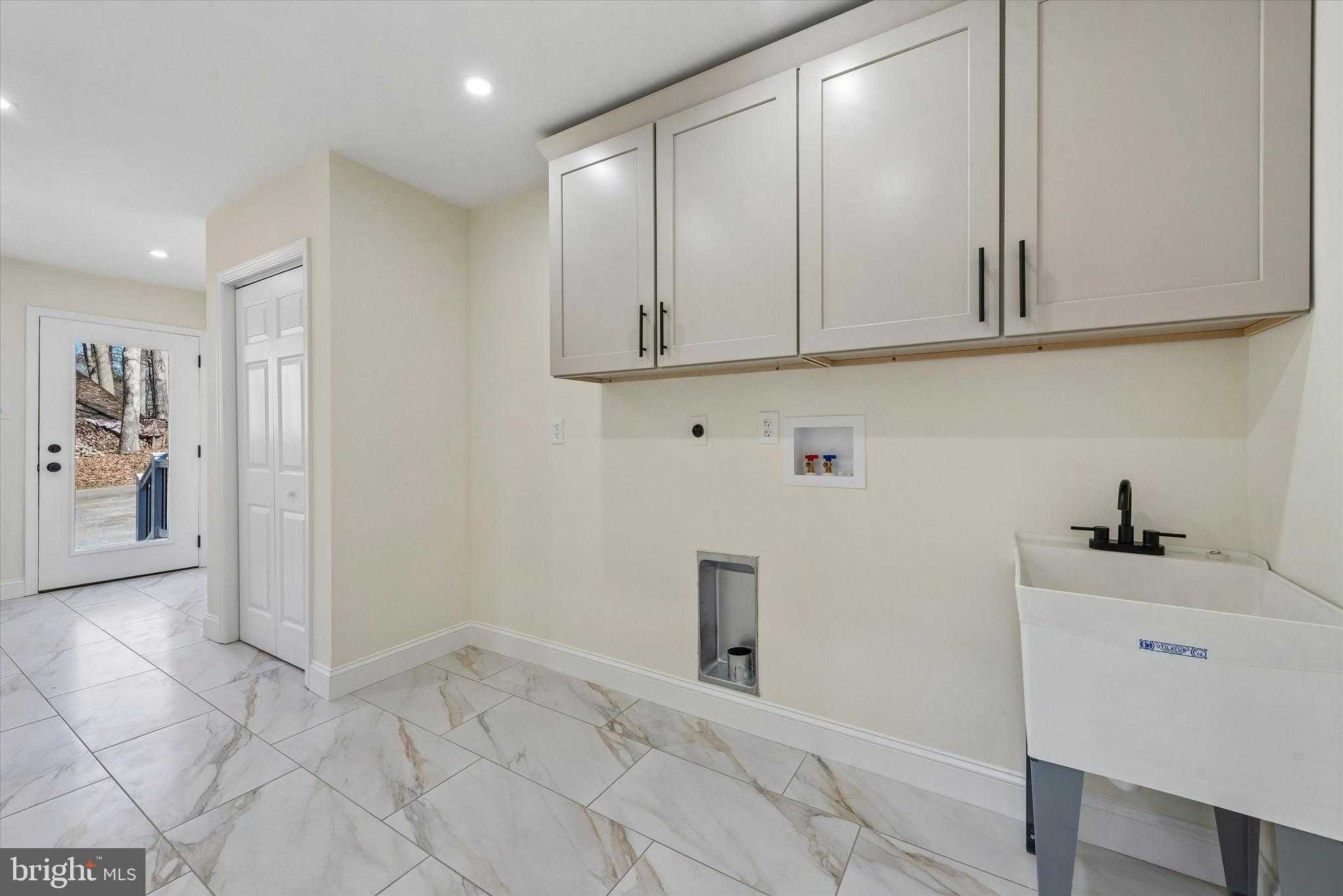 823 Happy Creek Ln photo 13