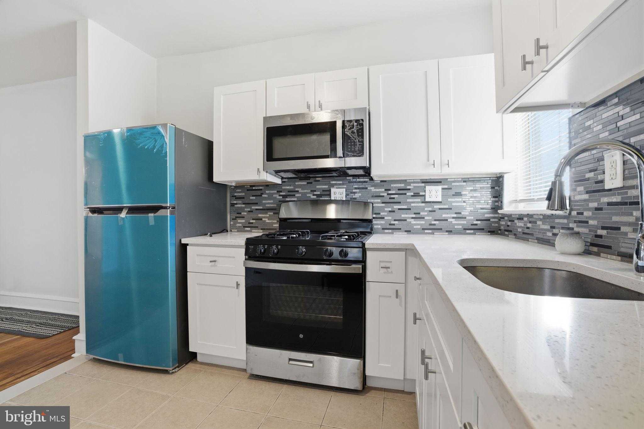 5932 Tackawanna St photo 9