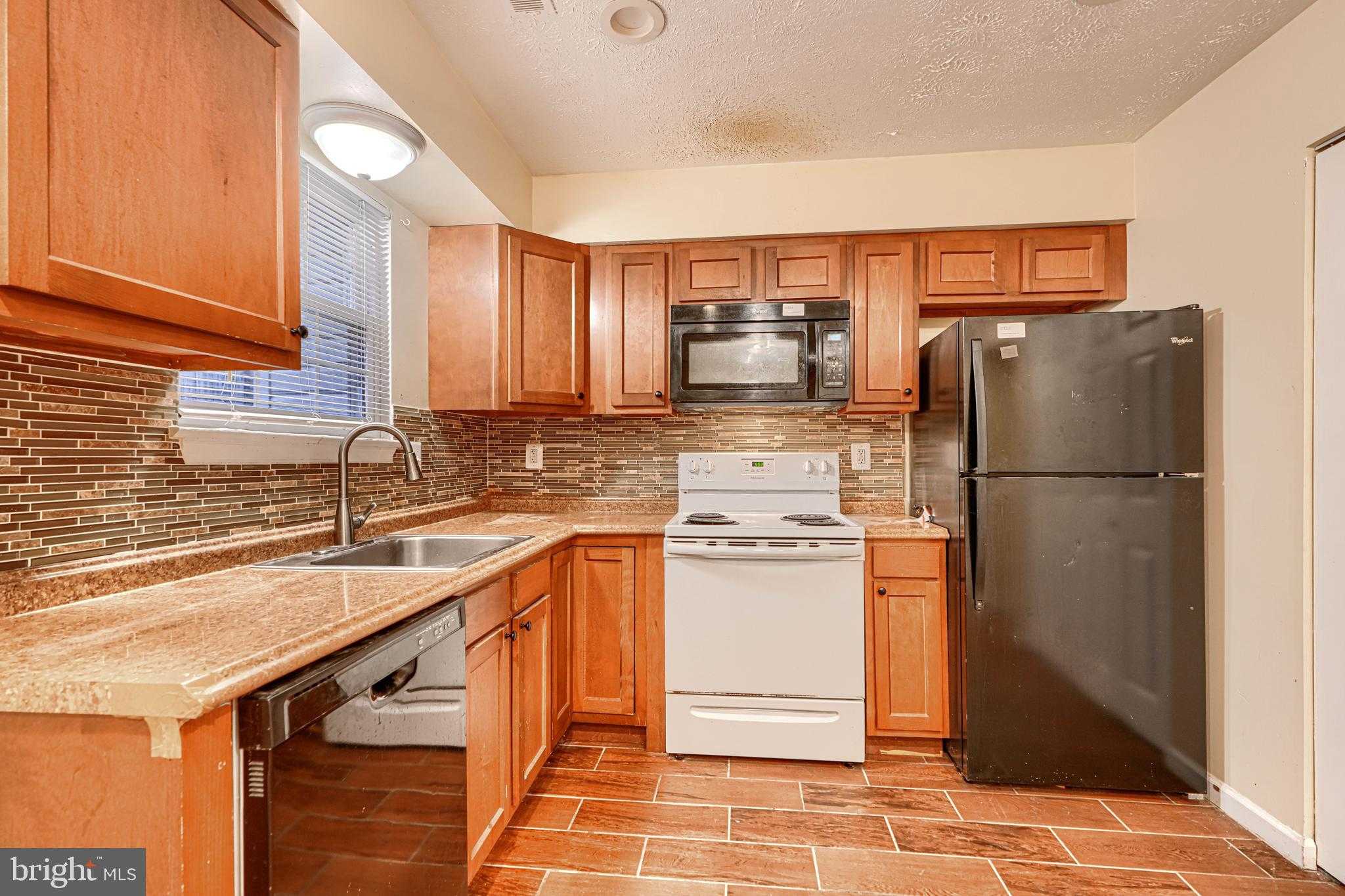 1368 Nalley Ter photo 2