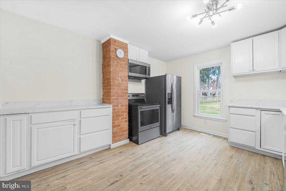 1275 Jefferson Blvd photo 8