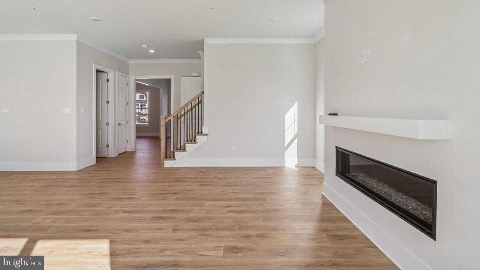 16504 Golden Crown Dr photo 15