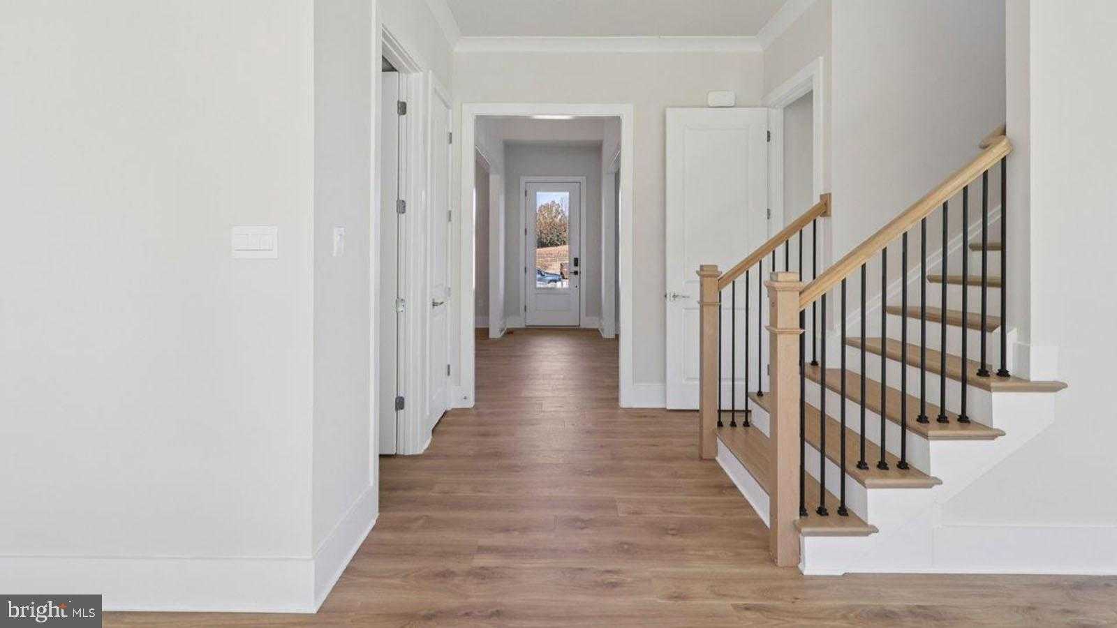 16504 Golden Crown Dr photo 8