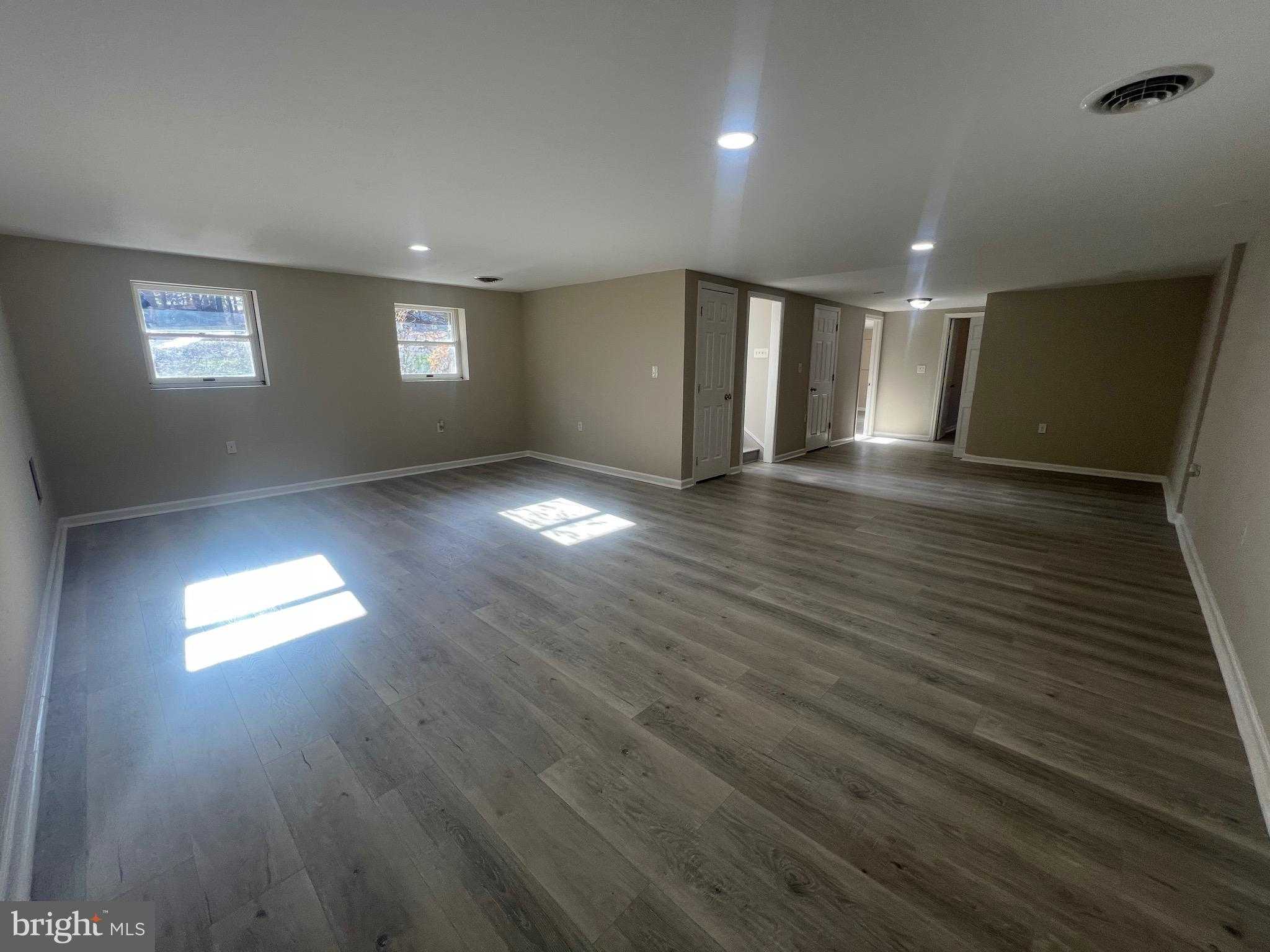 54 Oakridge CT photo 30