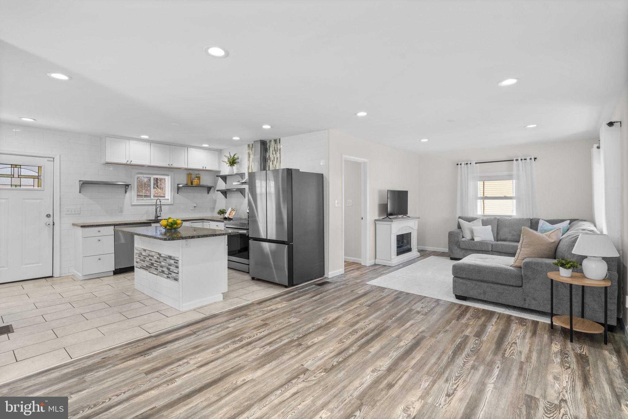 8062 Telegraph Rd photo 2