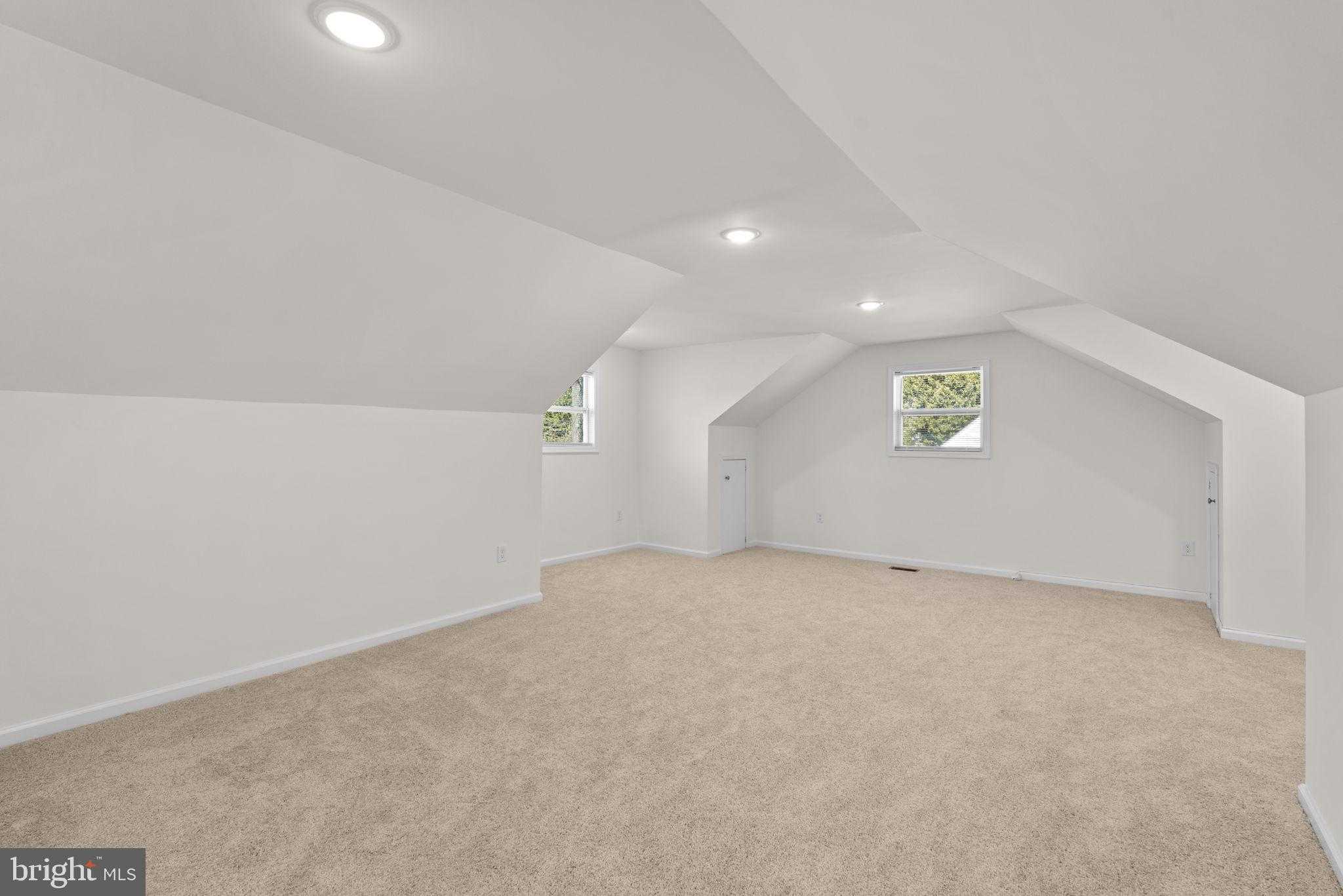 8062 Telegraph Rd photo 26