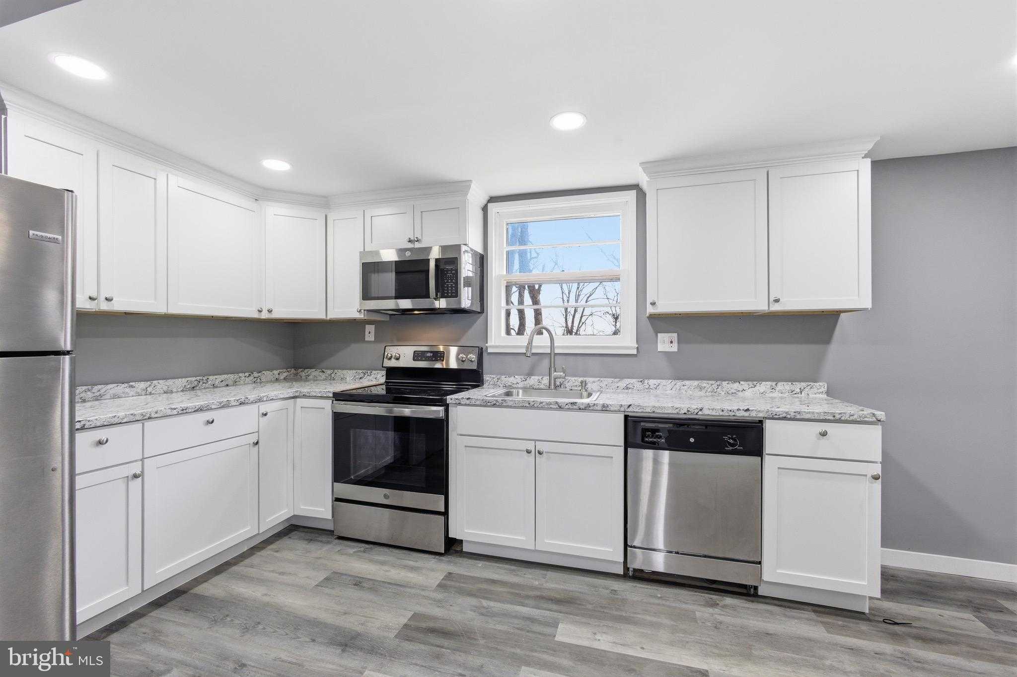 14211 Randall Dr photo 4