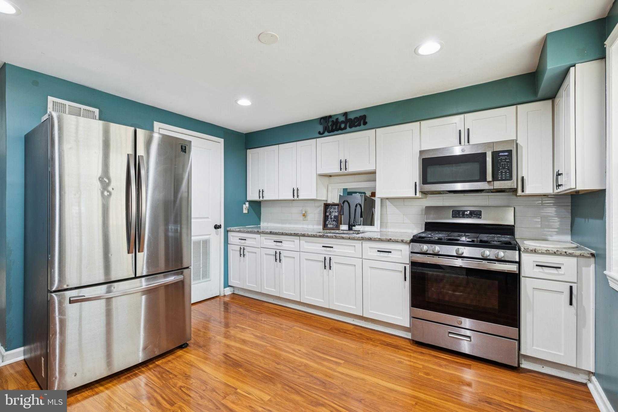 7865 Saint Bridget Ln, Dundalk