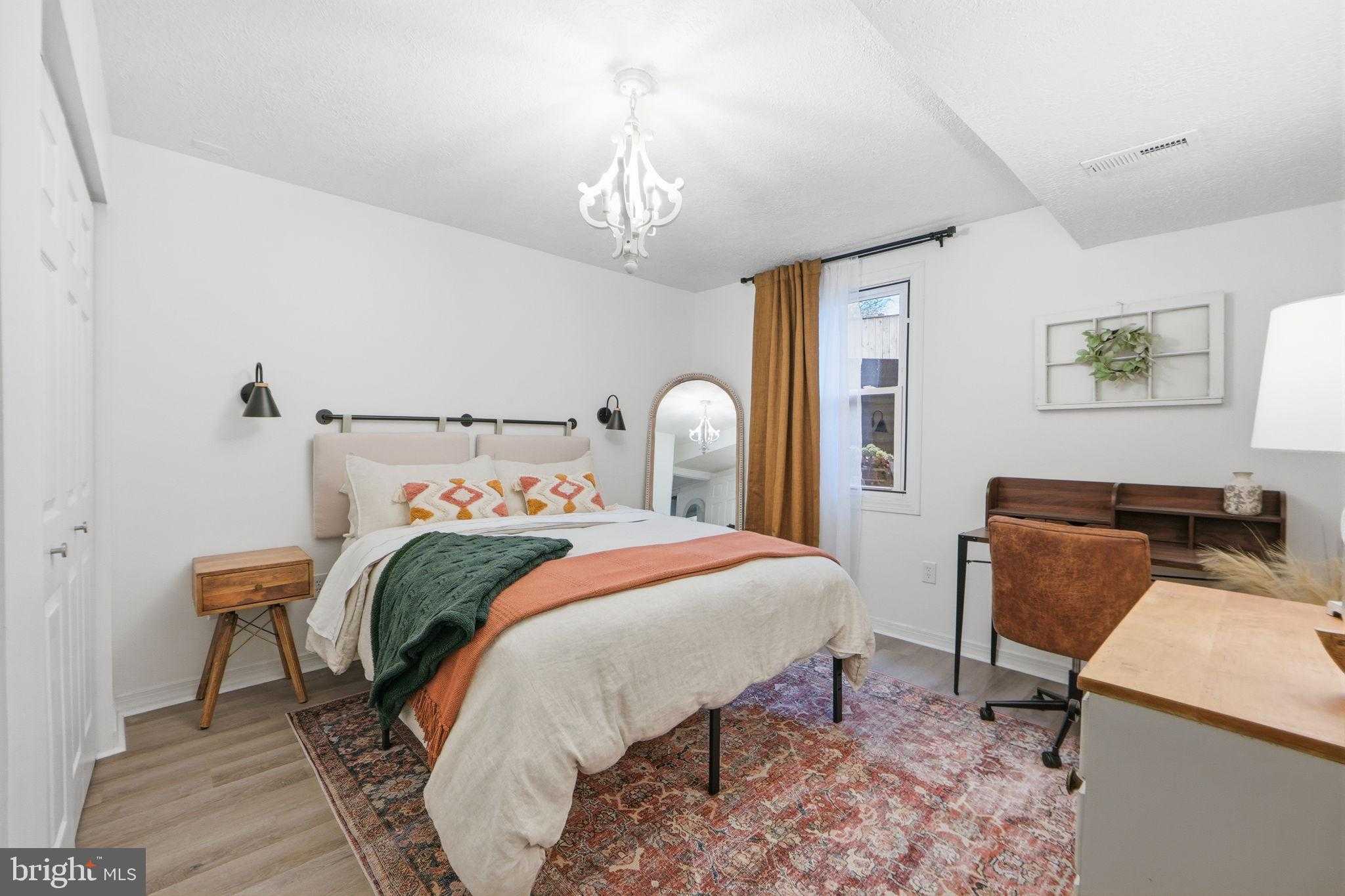 447 Center St photo 17