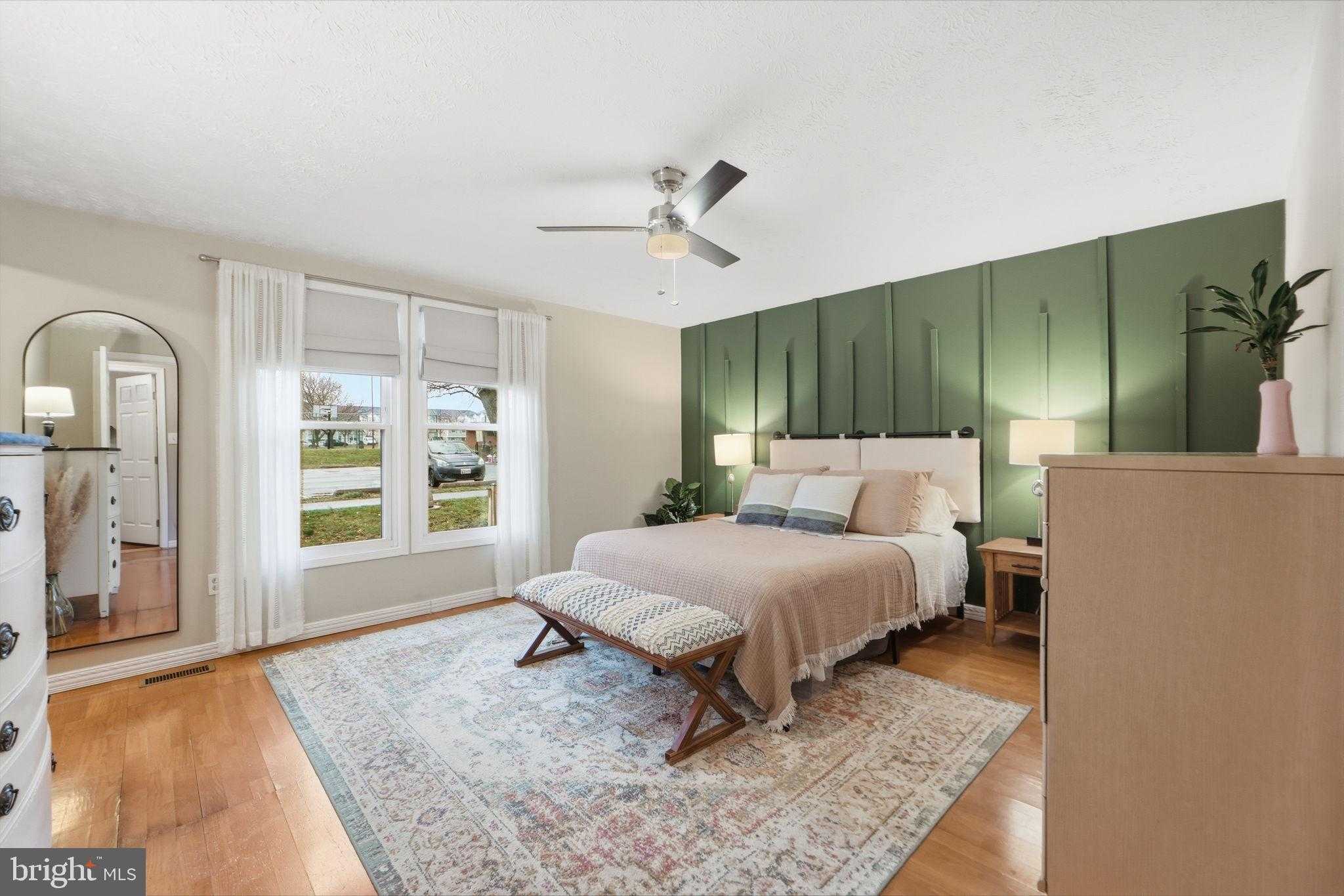 447 Center St photo 9