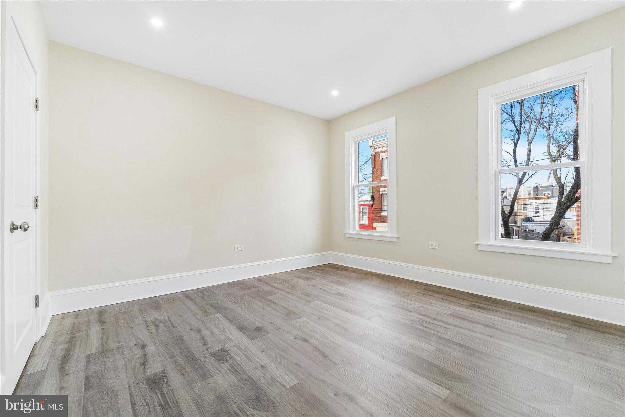 1921 N Hancock St photo 18