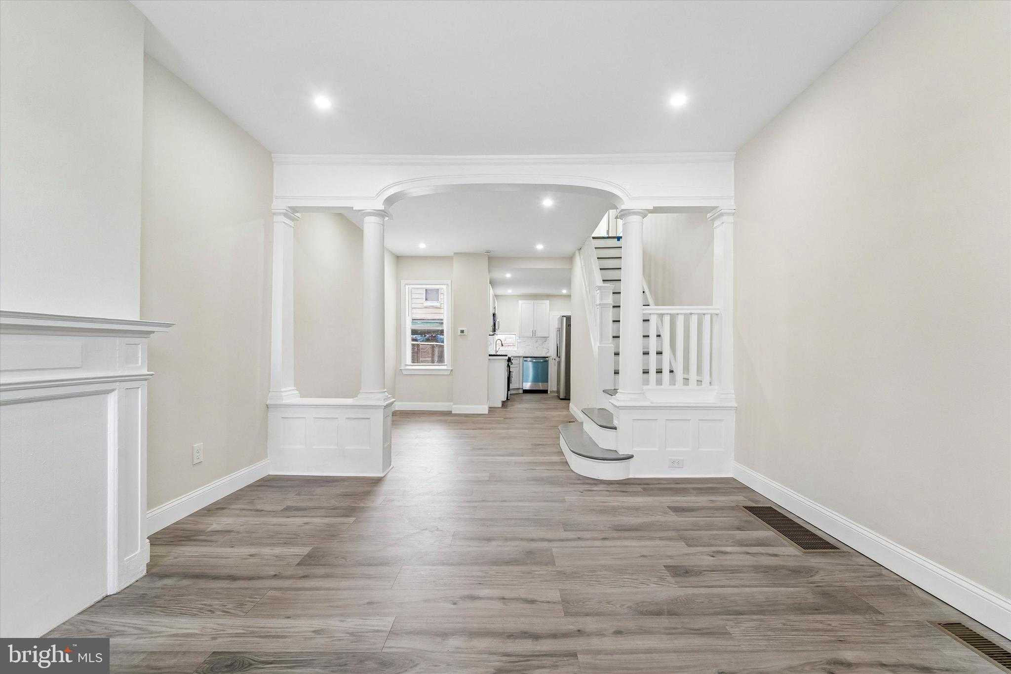 1921 N Hancock St photo 8