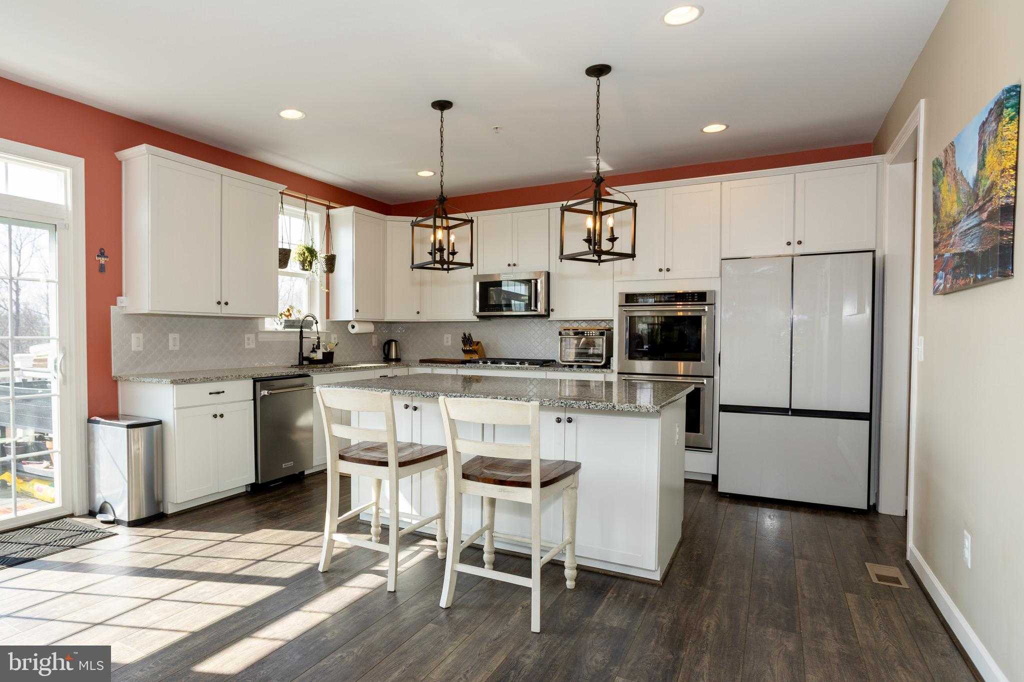 2425 Morgans Point Dr photo 2