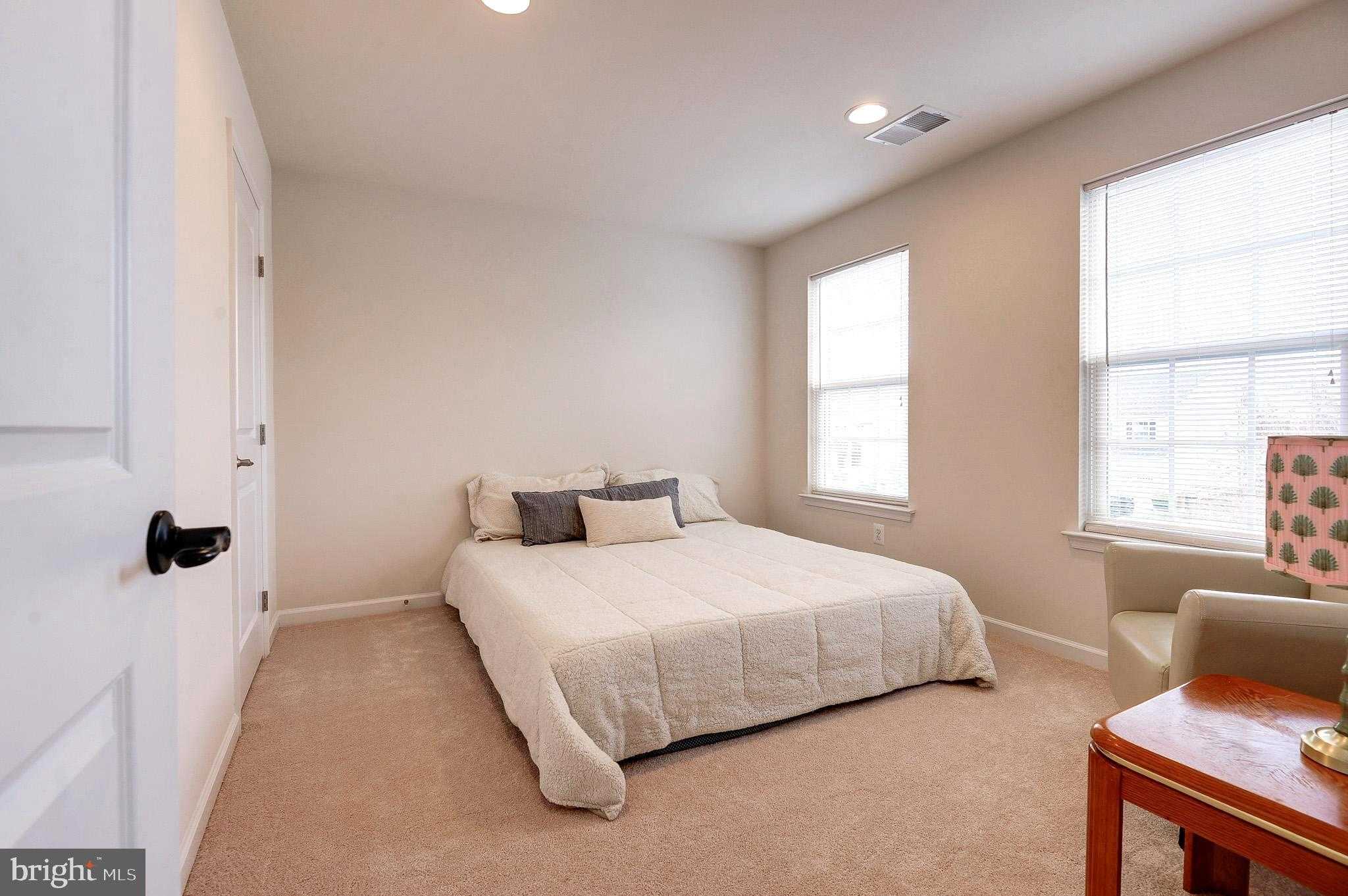 9 Fox Meadow Dr photo 25