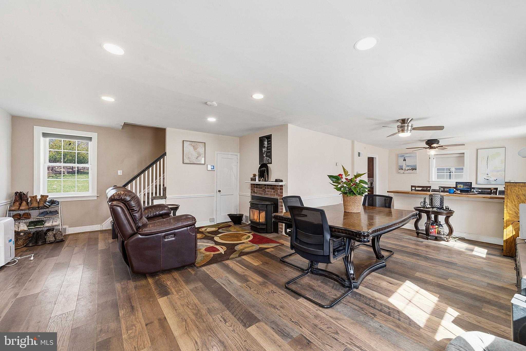 310 Greenwood Rd photo 3