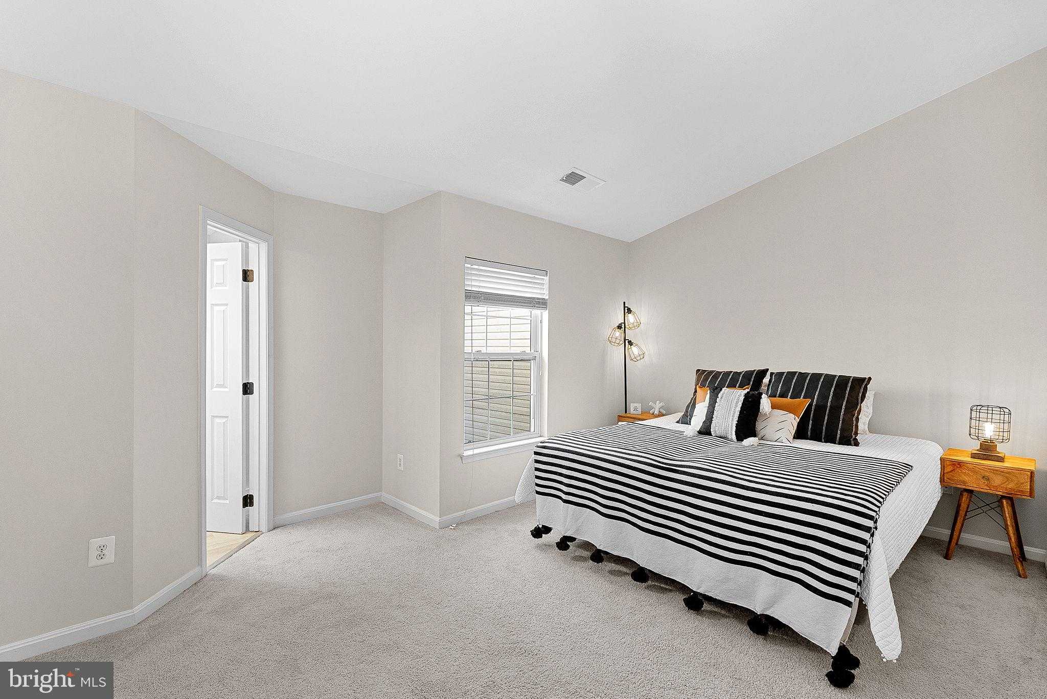 20392 Farmgate Ter photo 29