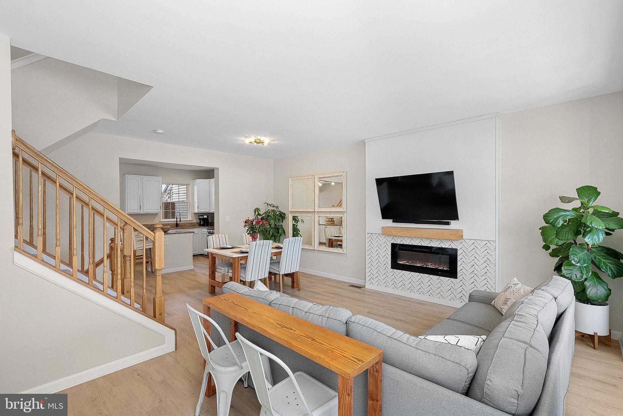 20392 Farmgate Ter photo 8