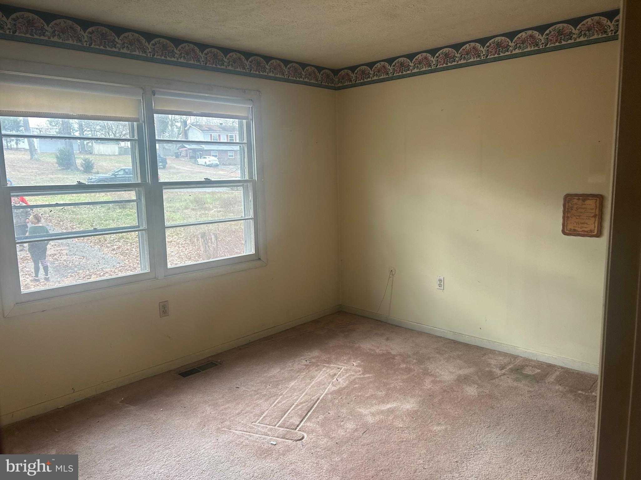 37676 Beverly Dr photo 4