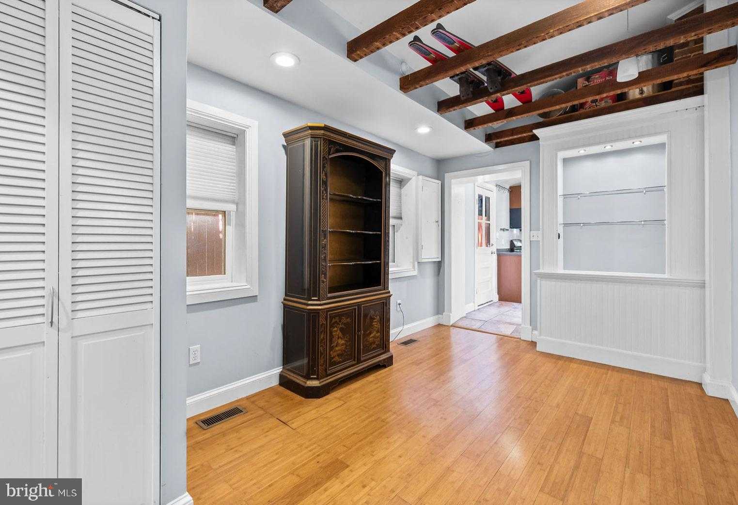 513 S Patterson Park Ave photo 16