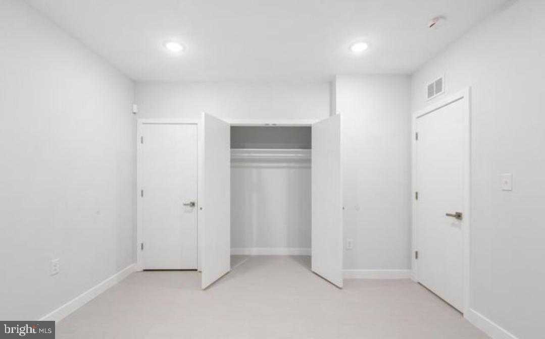 2438 N Mascher St photo 9