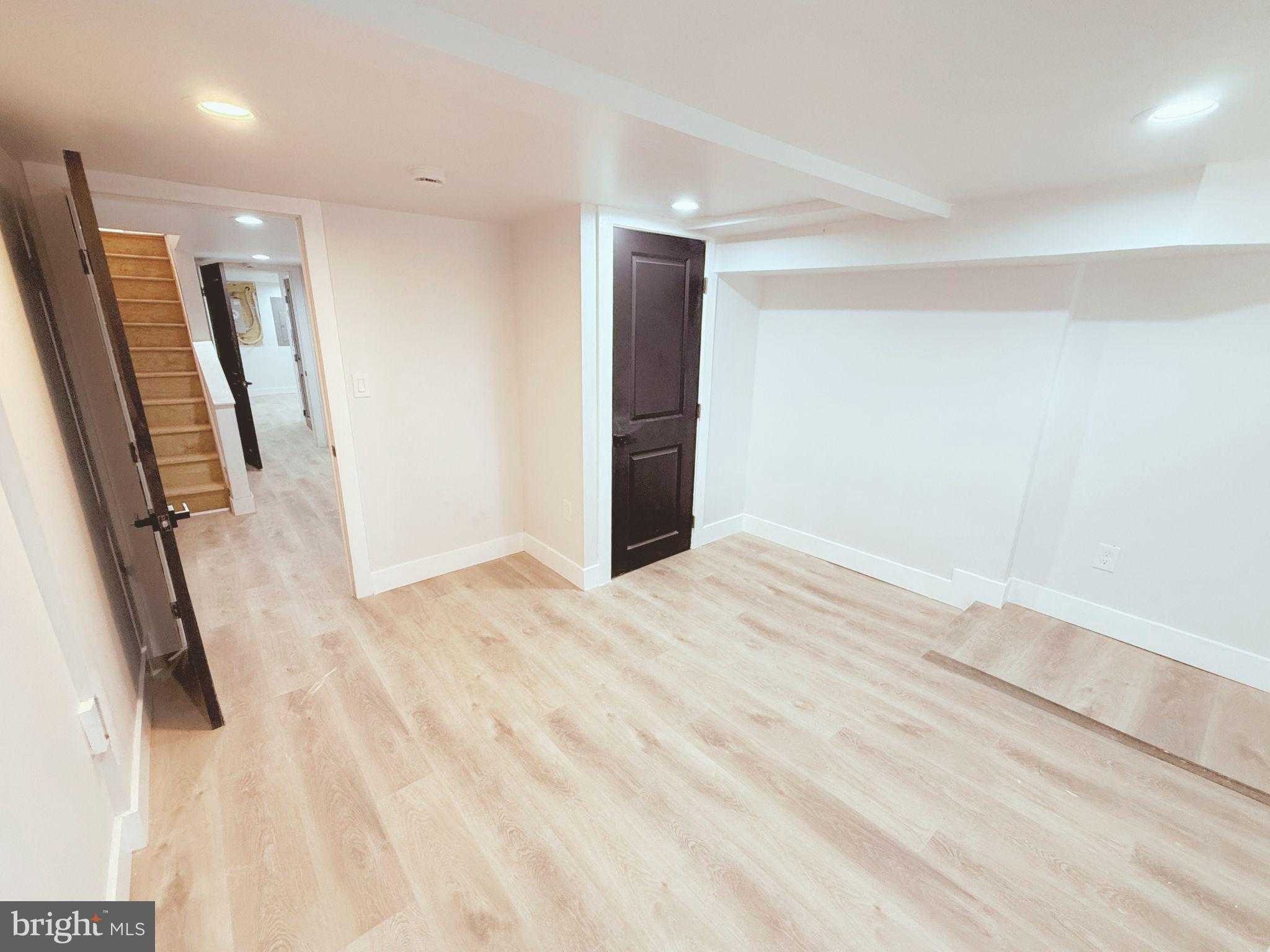 351 Font Hill Ave photo 16