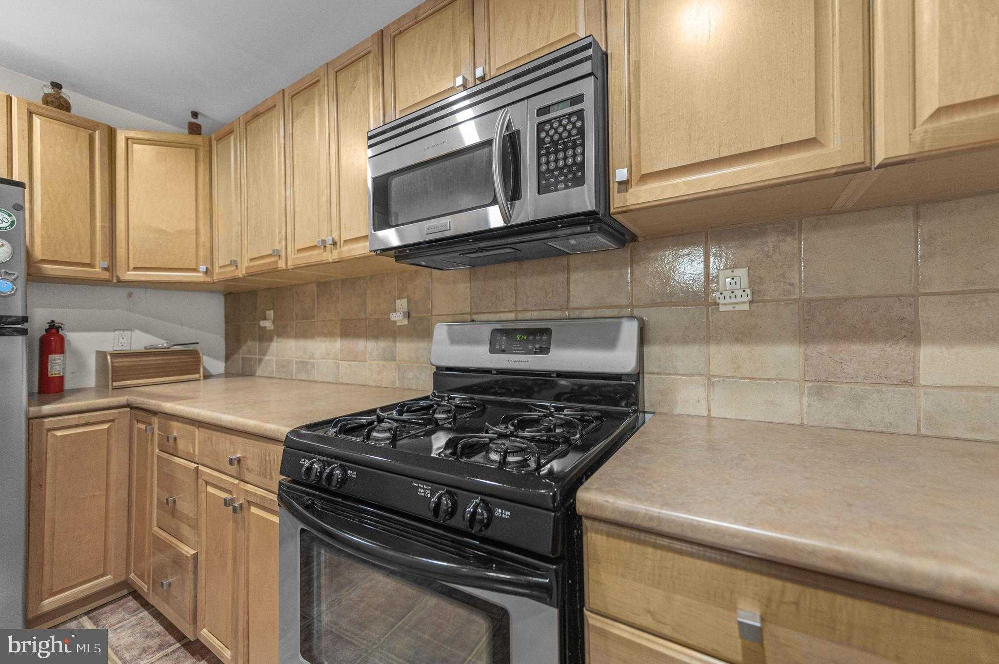 8504 Forrest Ave photo 4