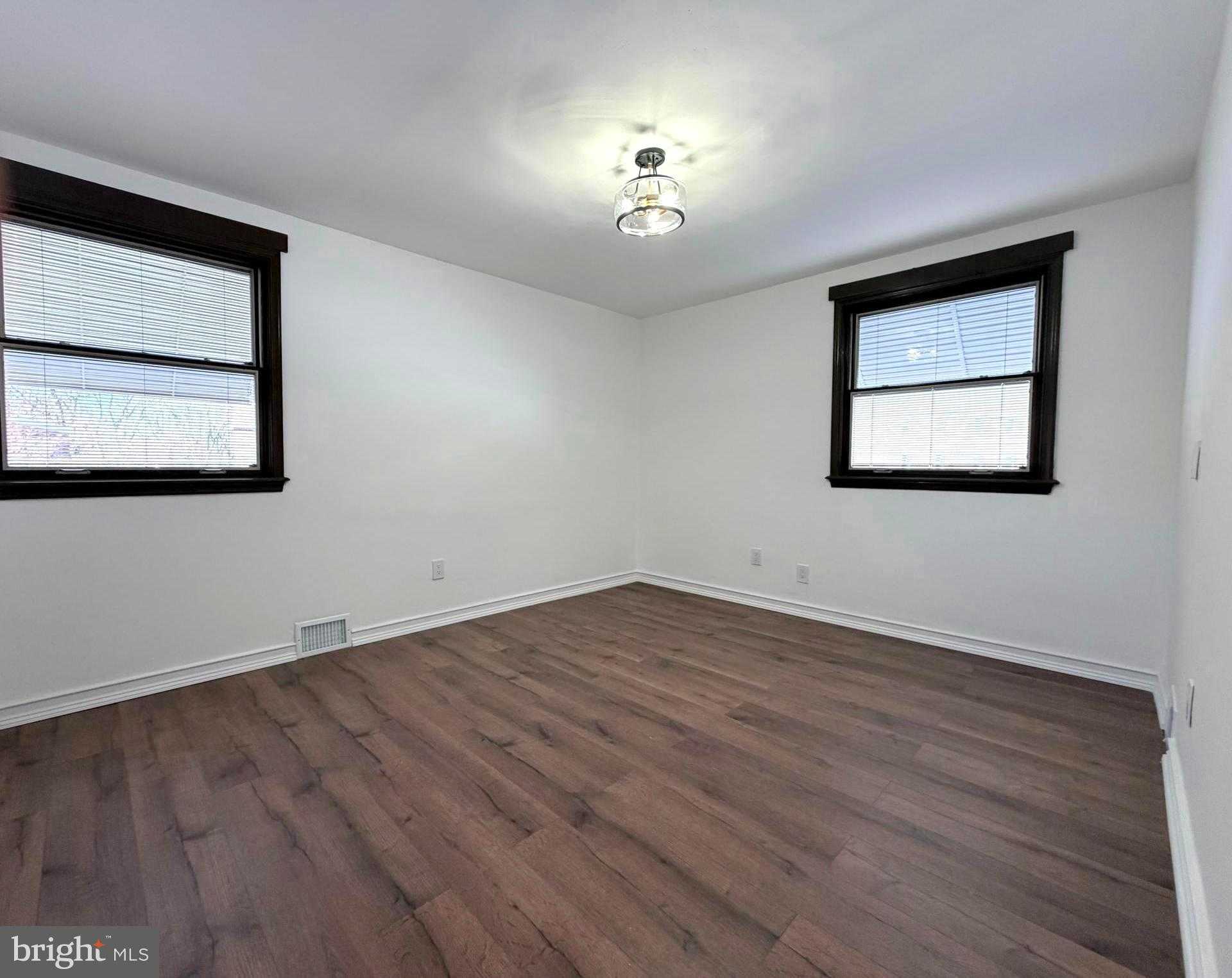 601 Colebrook Rd photo 14