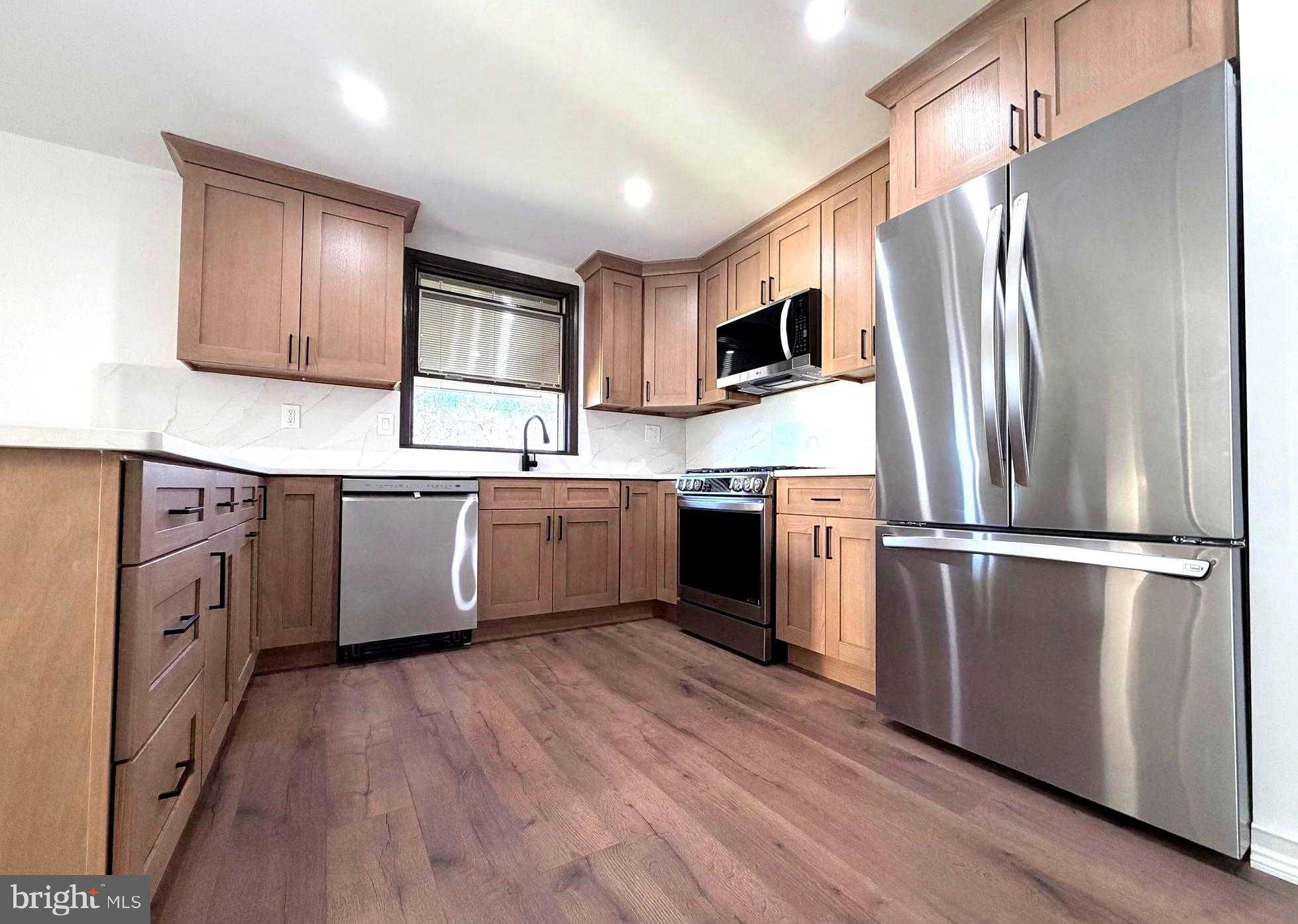 601 Colebrook Rd photo 7