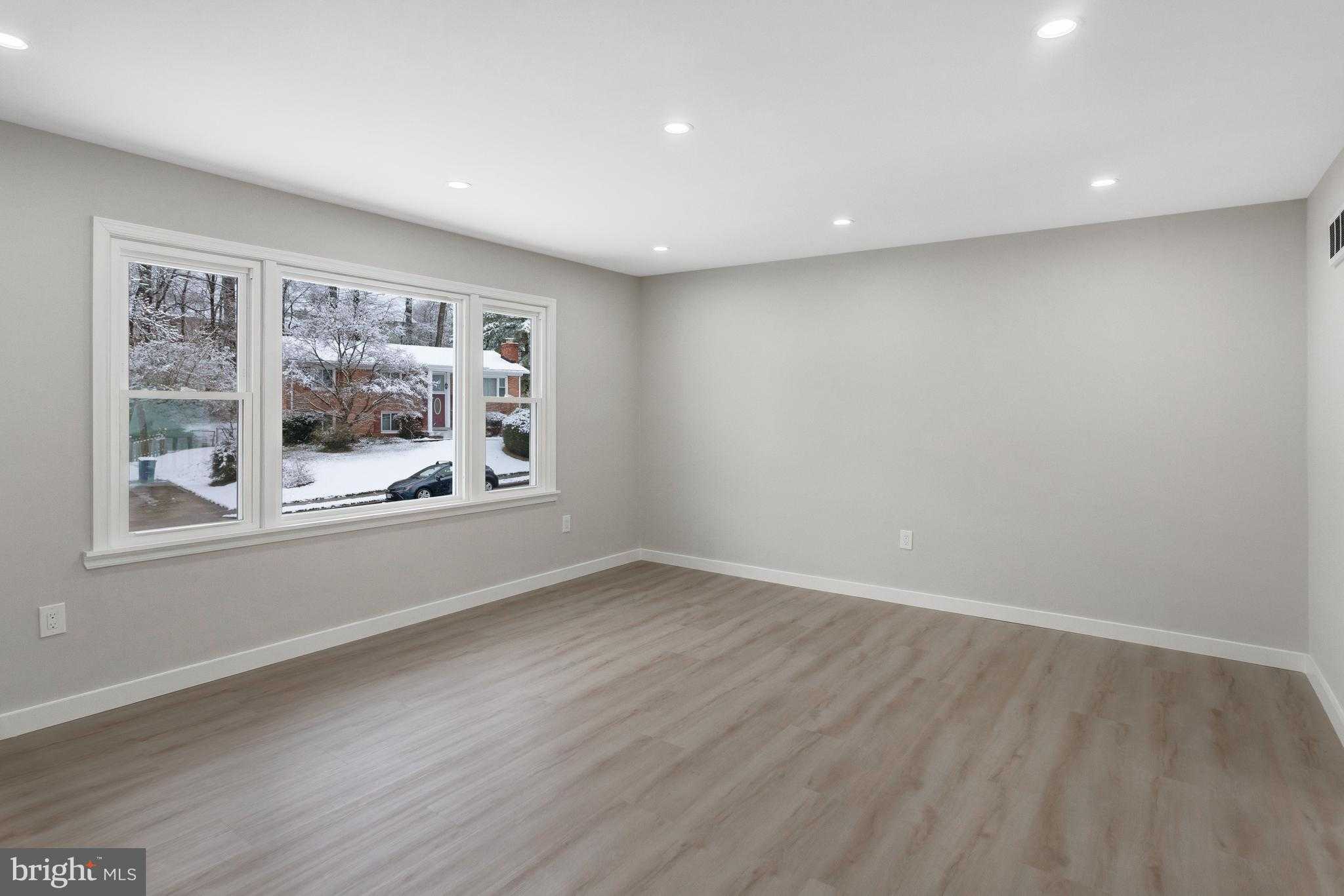 4802 Korvett Dr photo 5