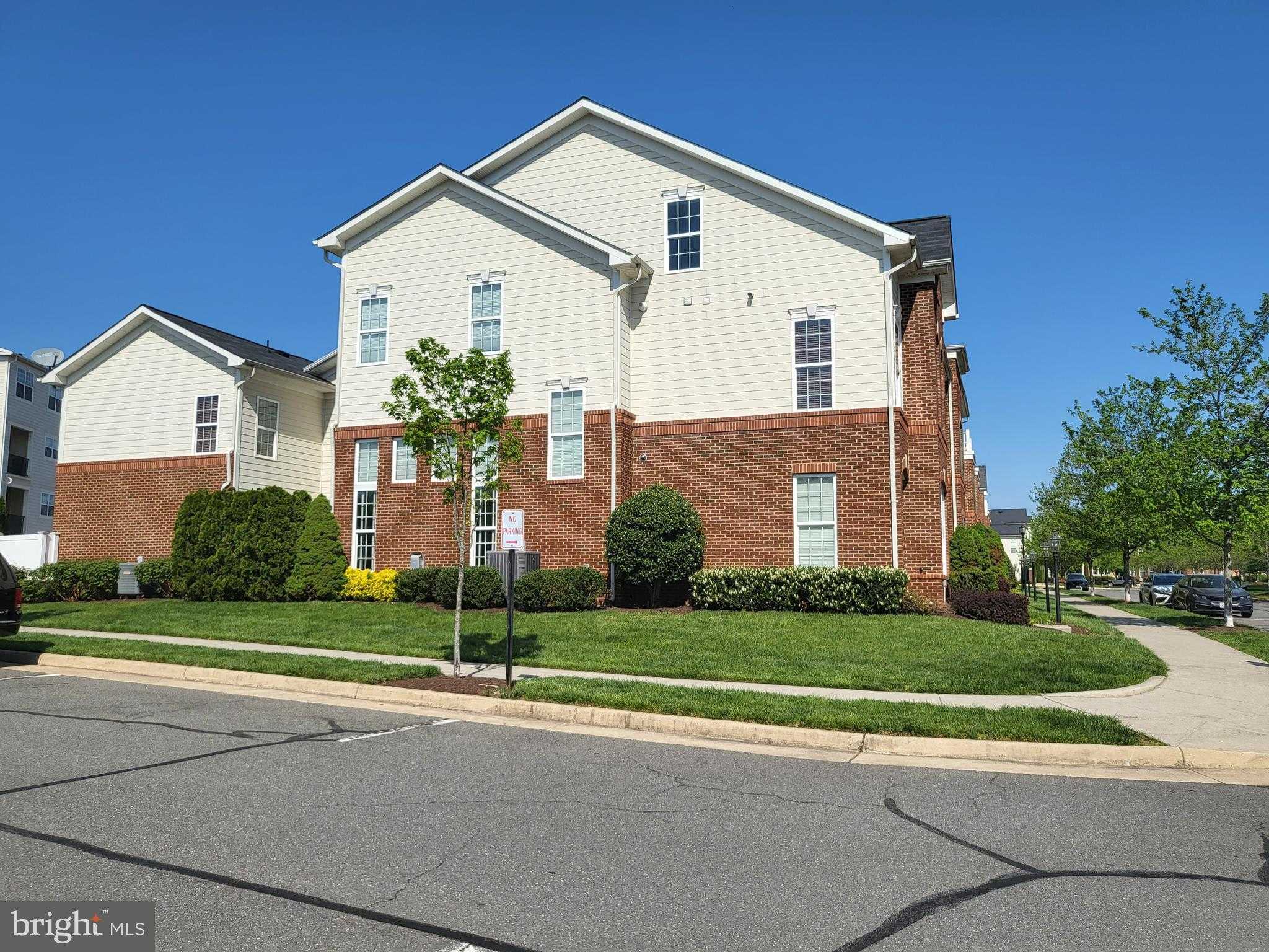 19440 Front St photo 2