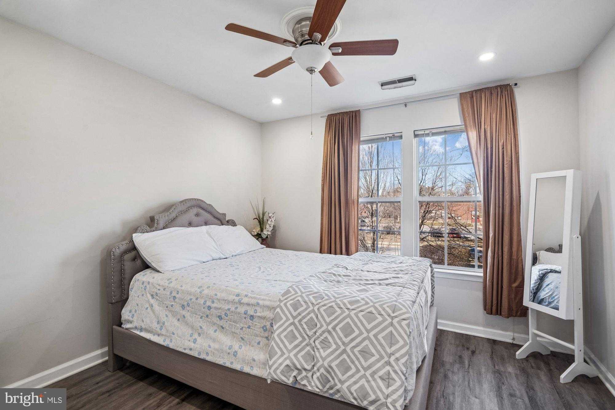 8716 Stonehouse Dr photo 27