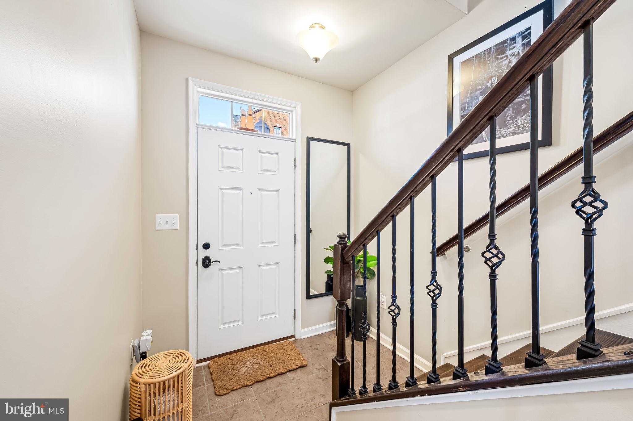 4609 Hudson St photo 2