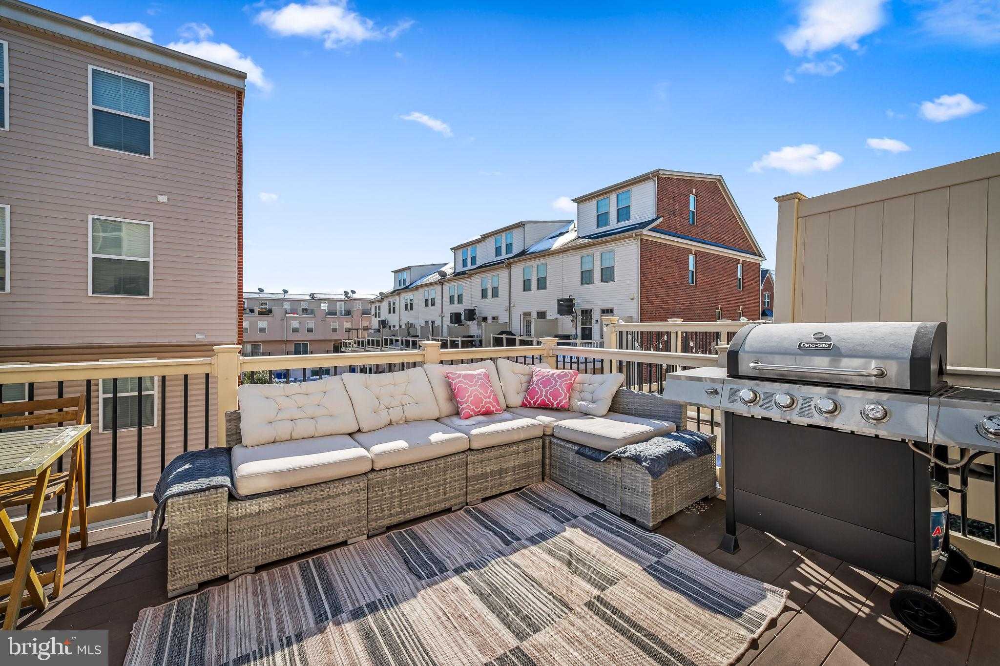 4609 Hudson St photo 30