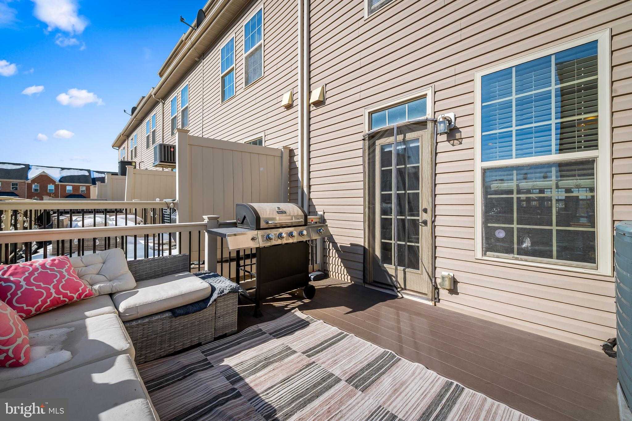 4609 Hudson St photo 31