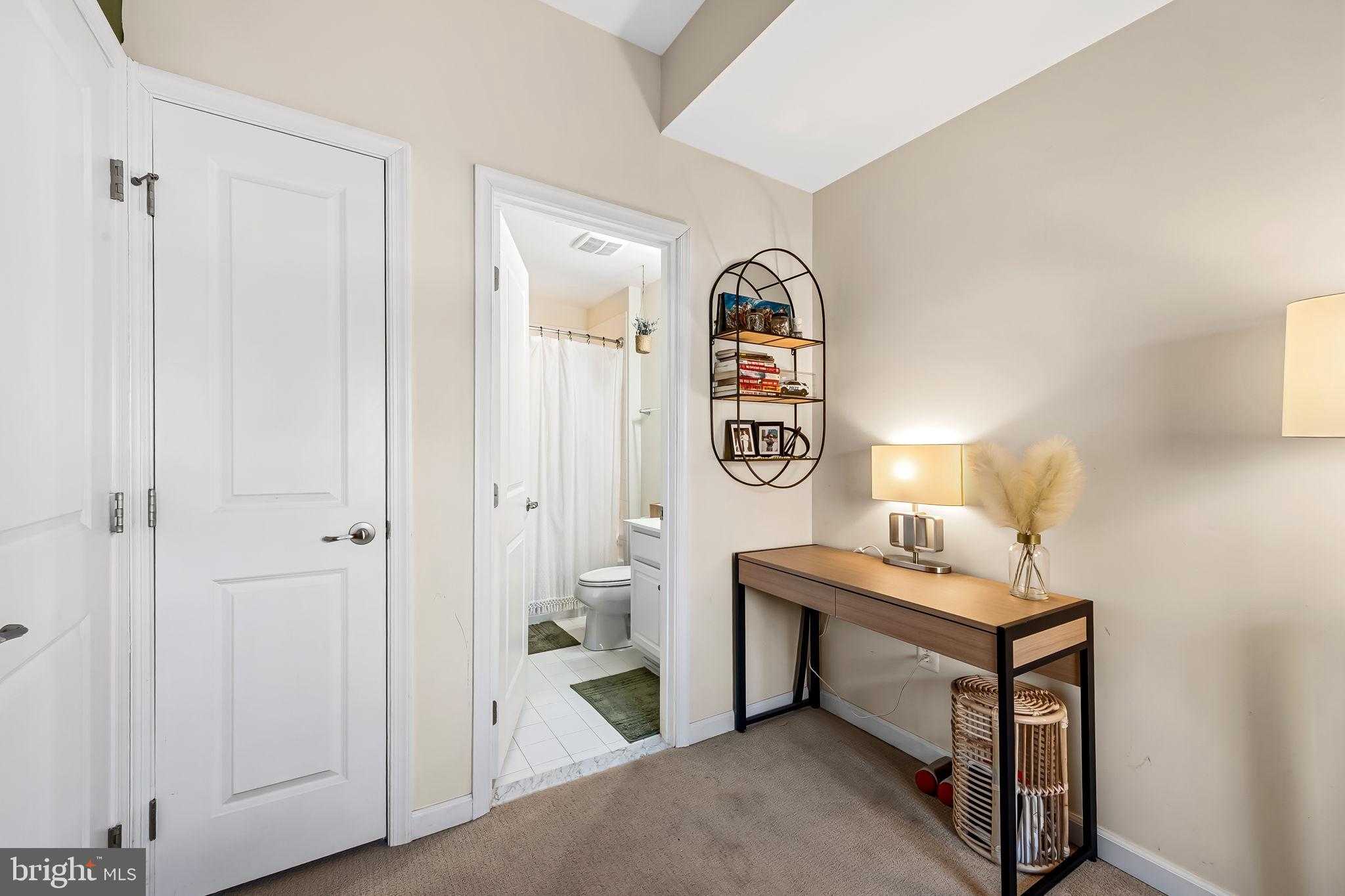 4609 Hudson St photo 6