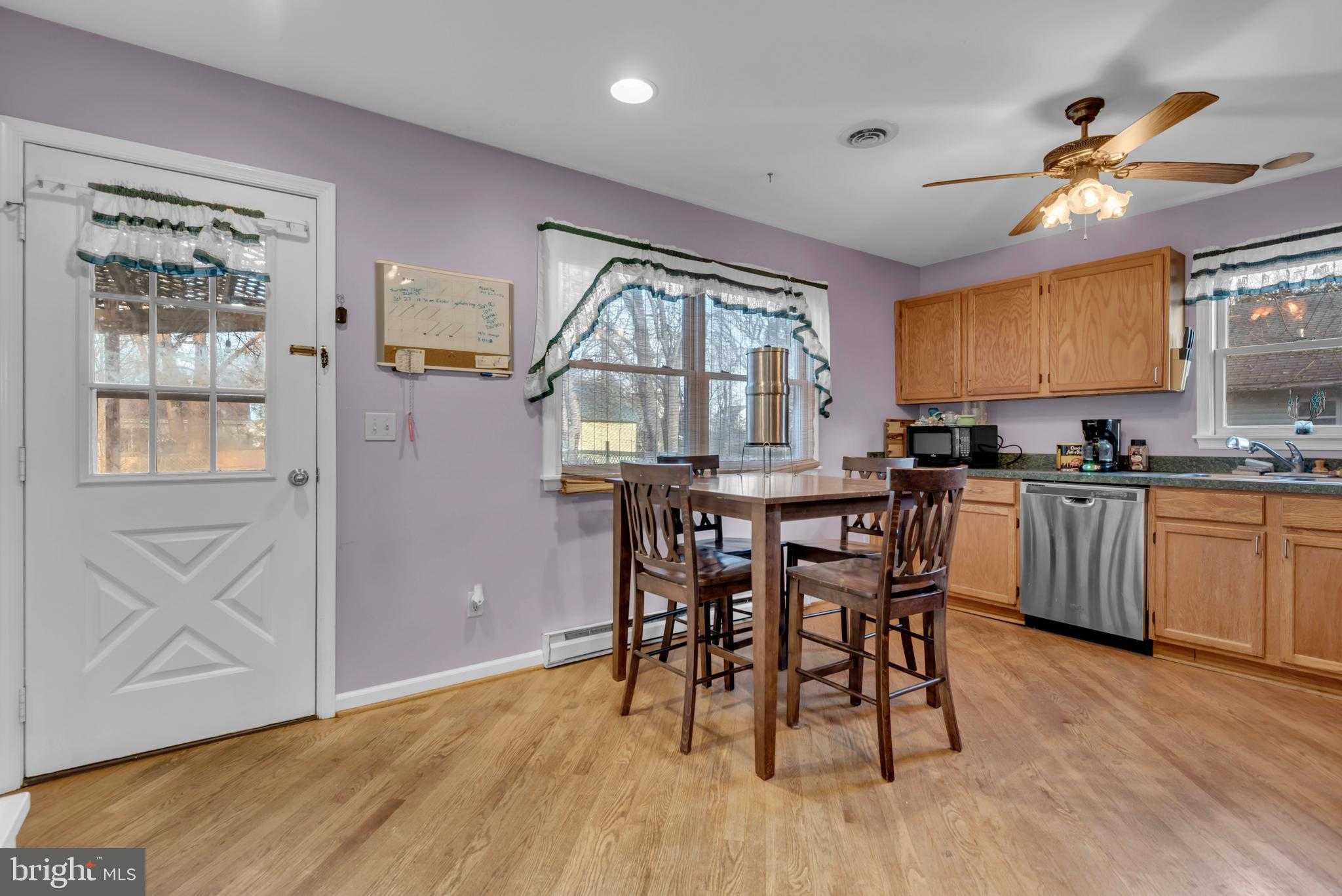 417 N Academy St photo 4