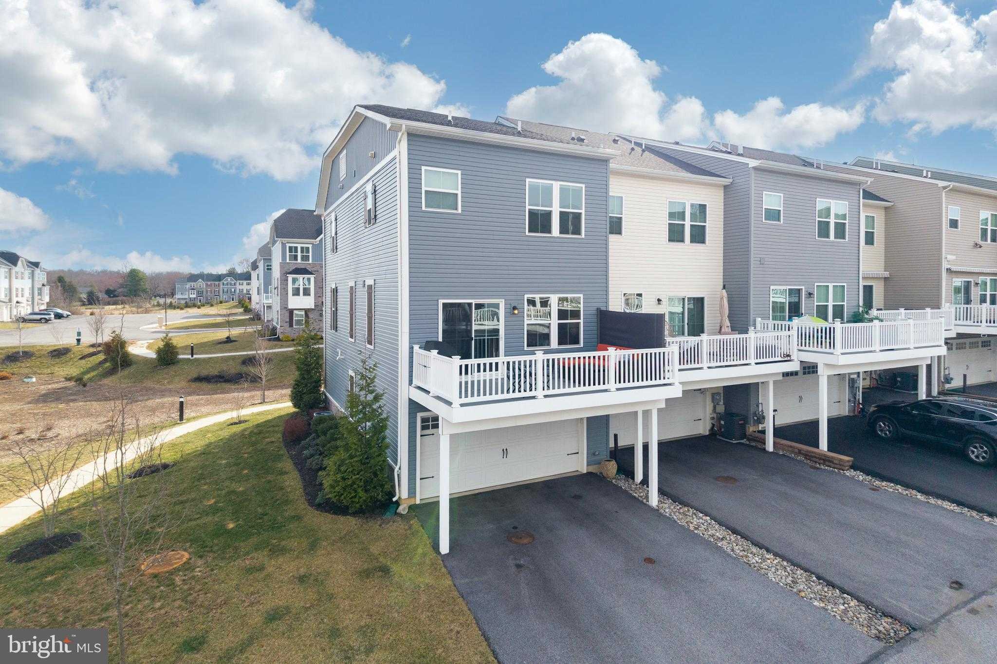 271 Sugar Maple Sq photo 2