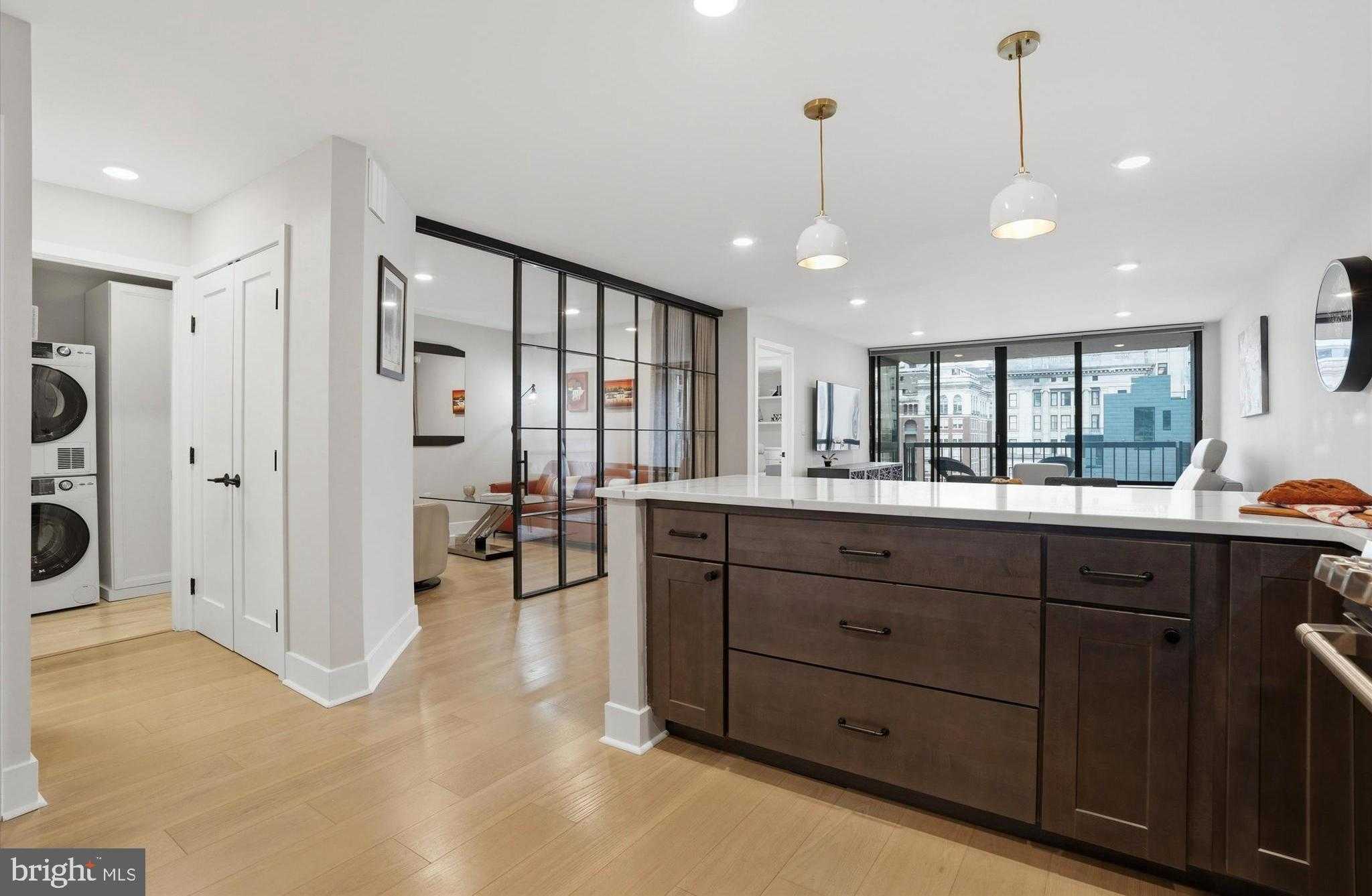 241 S 6th St Apt 1304f photo 7