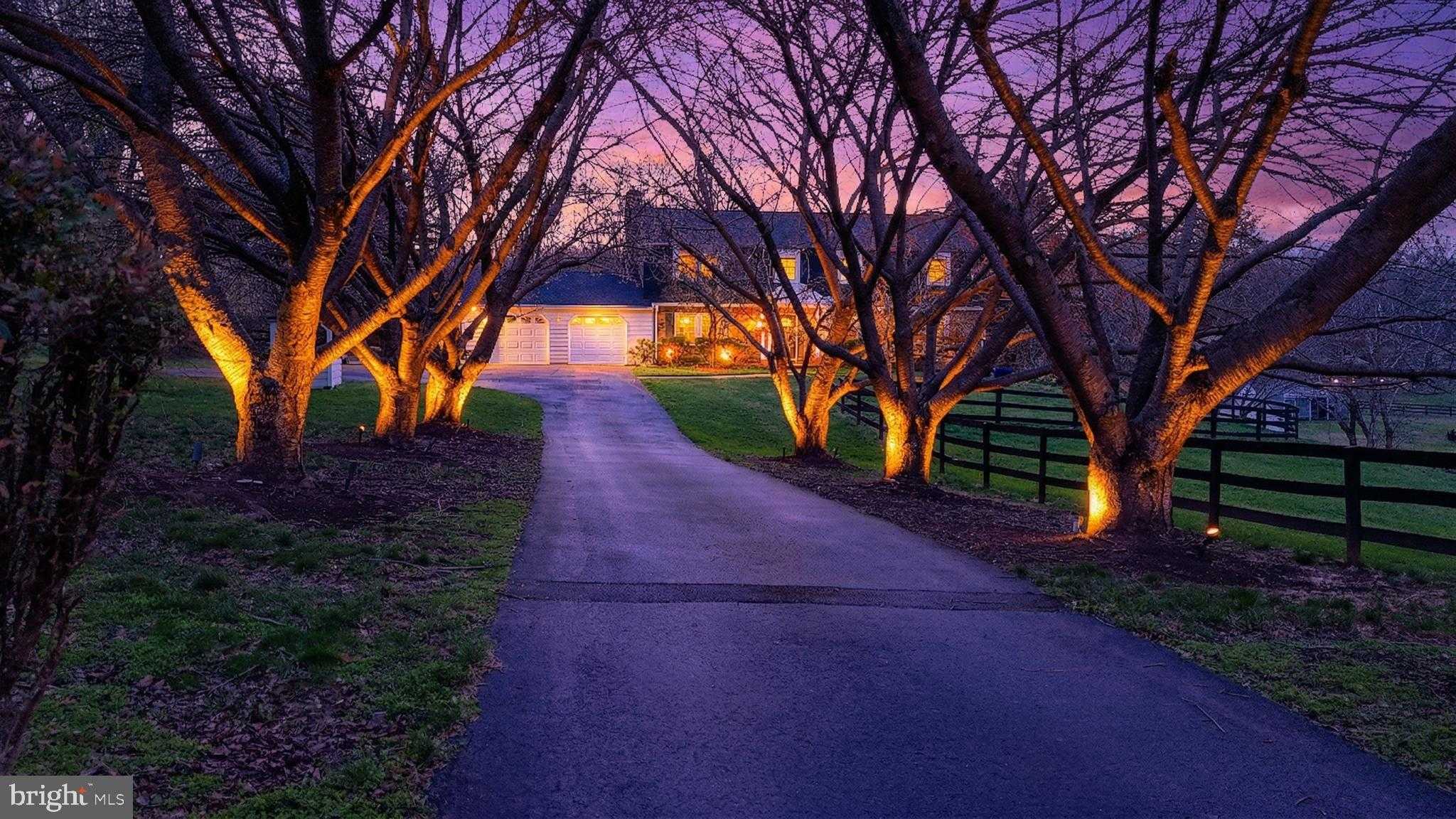 3022 Fox Den Ln photo 3