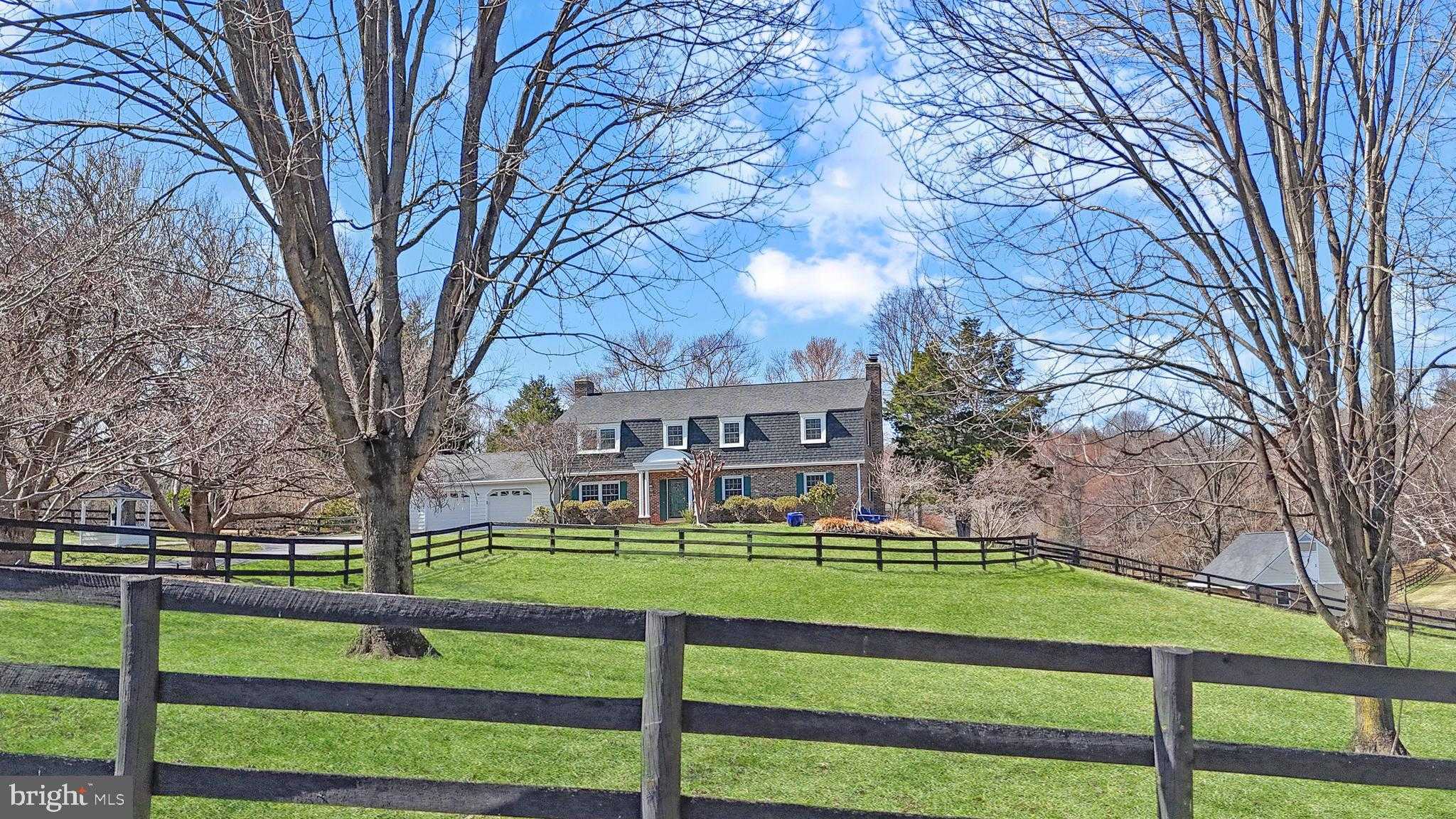 3022 Fox Den Ln photo 4