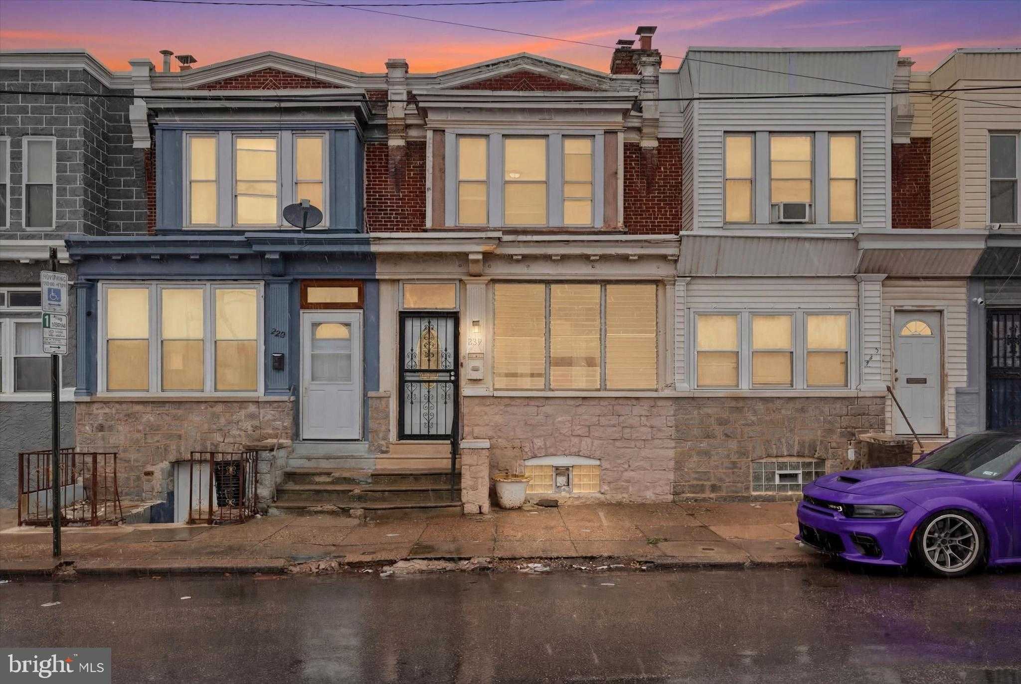 227 W Rockland St photo 2