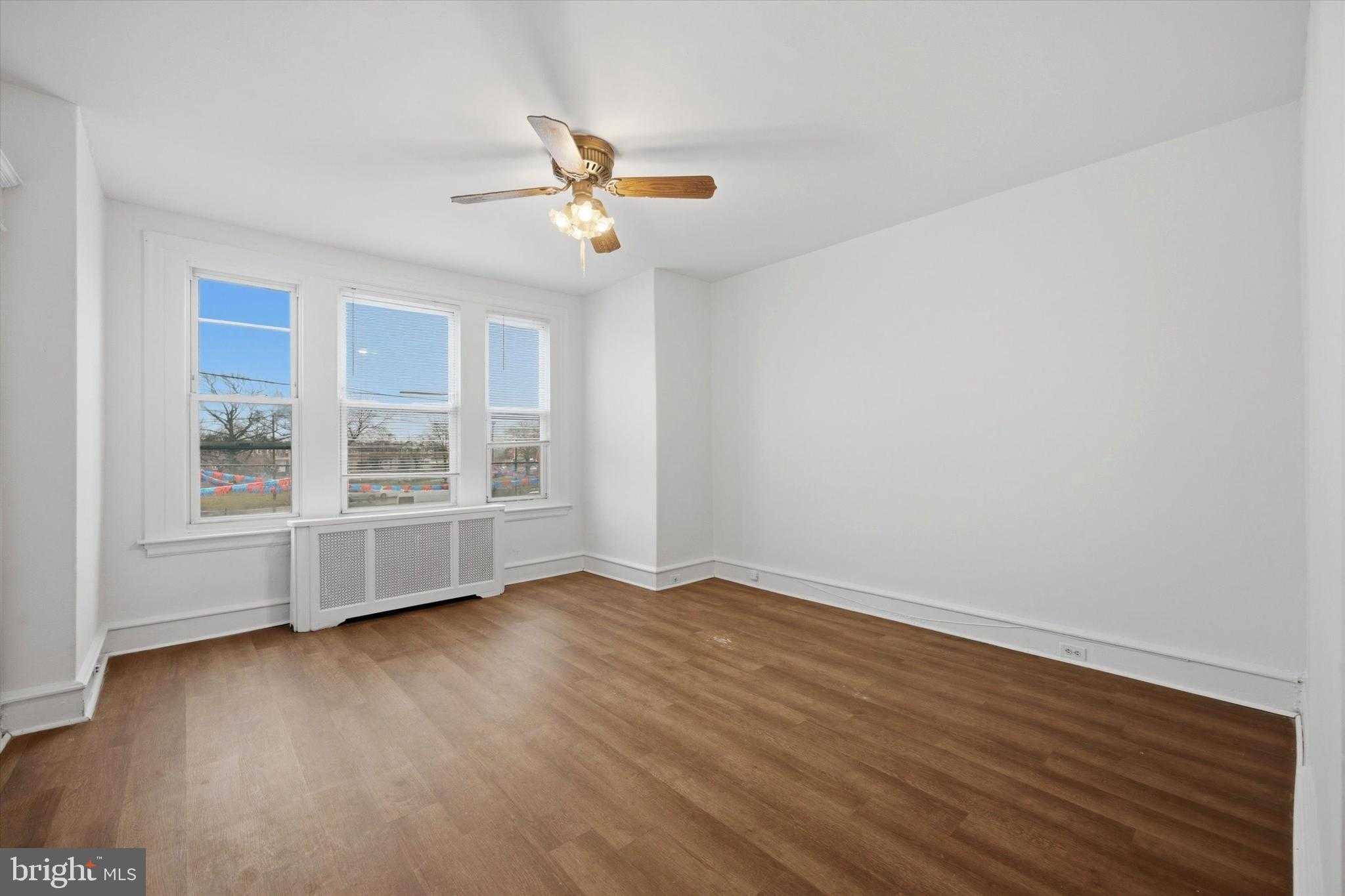 227 W Rockland St photo 24