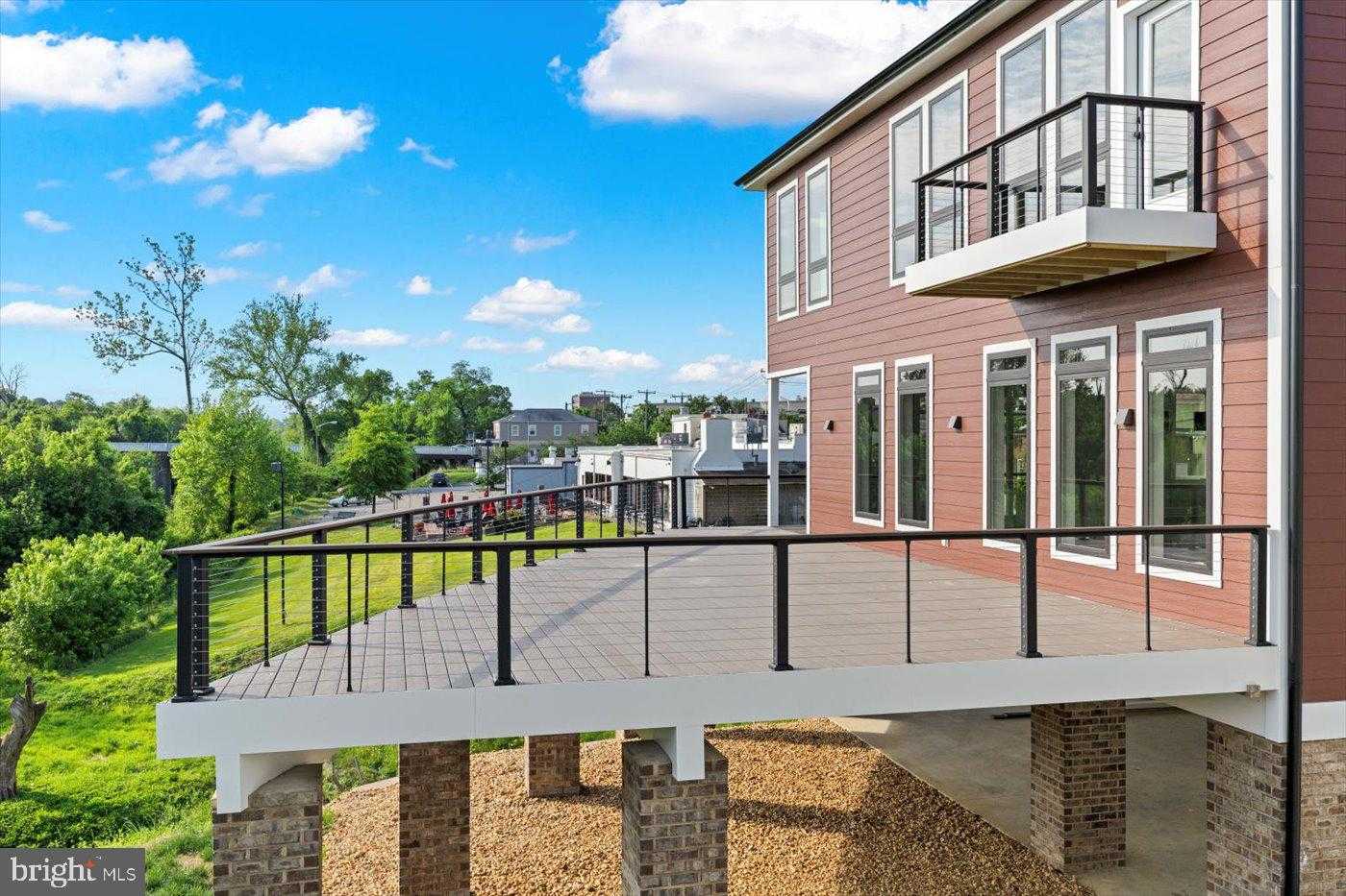 1111 Sophia St photo 62