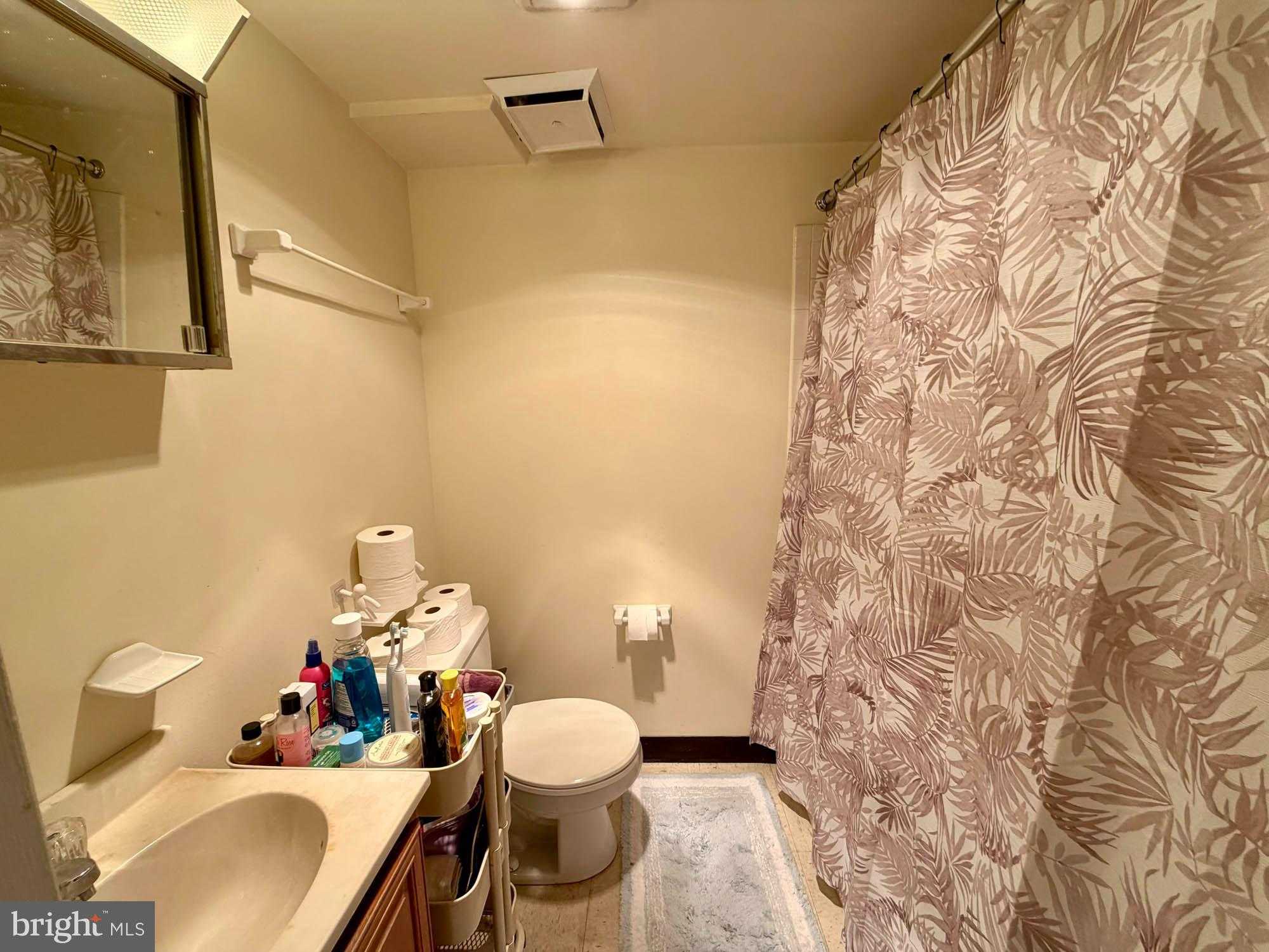 1135 Light St photo 26