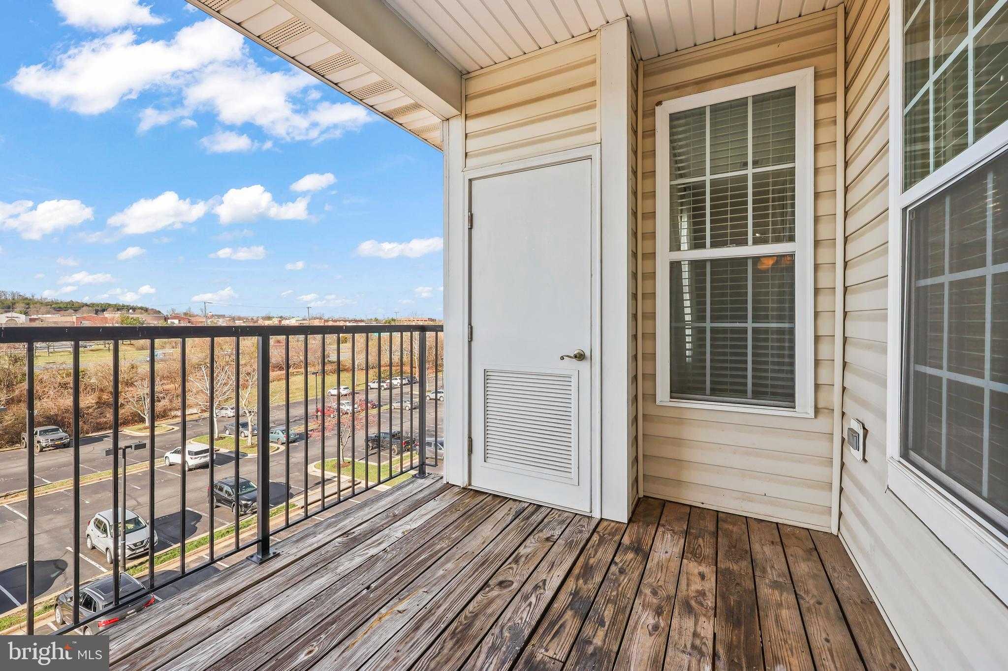 21228 Mcfadden Sq Unit 413 photo 15