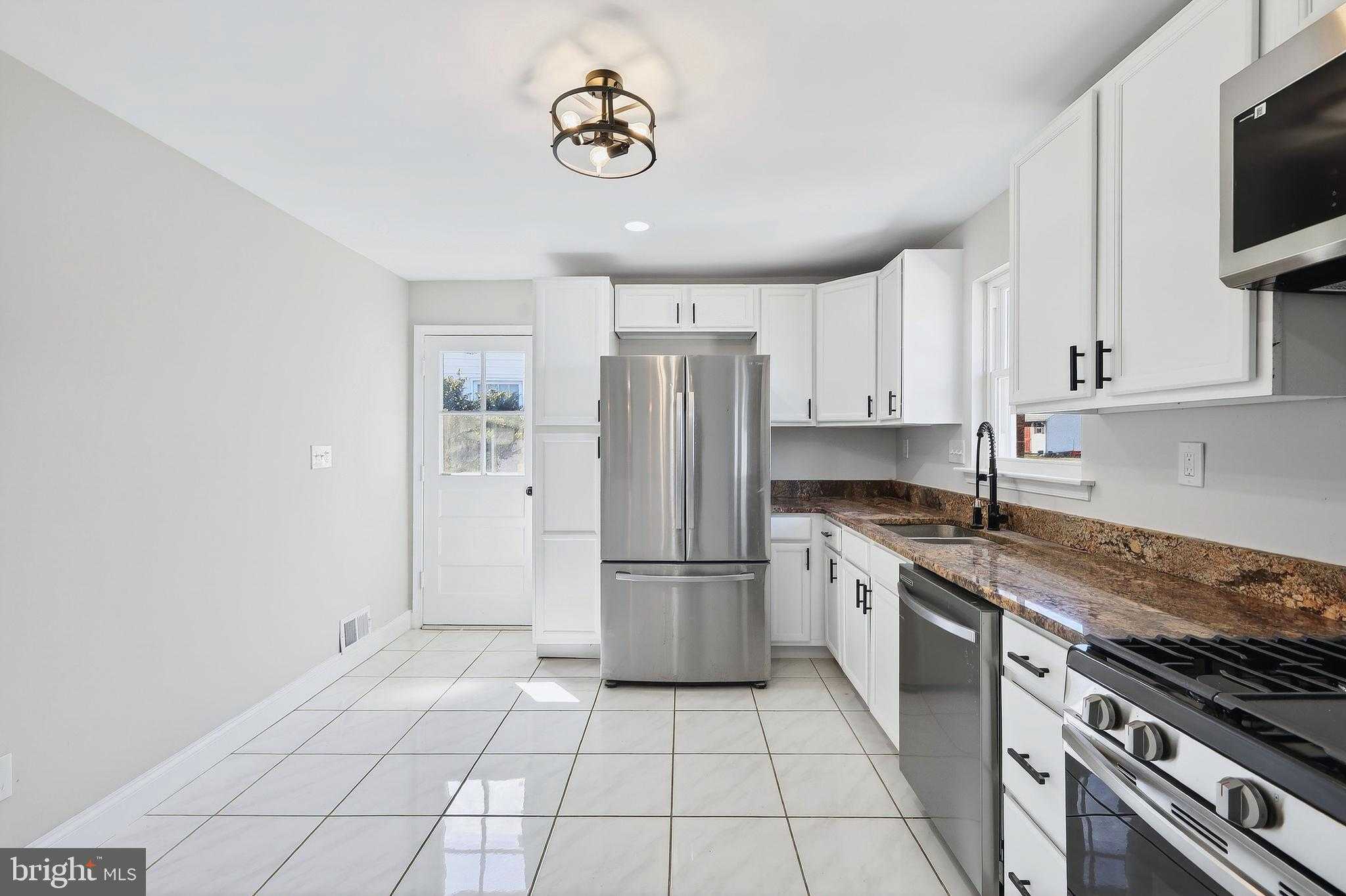 10908 Wharton Dr photo 3