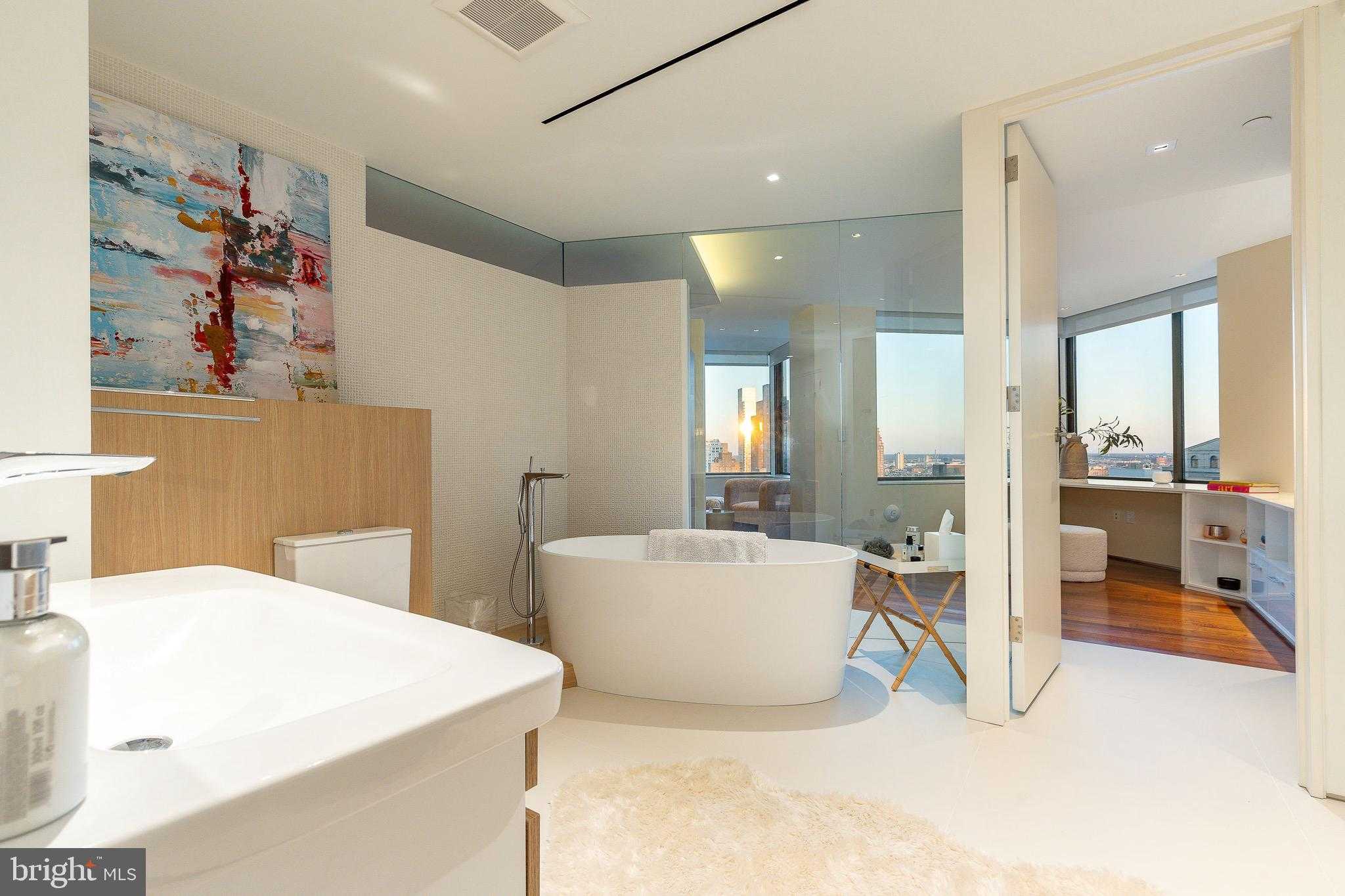 210 W Rittenhouse Sq photo 44