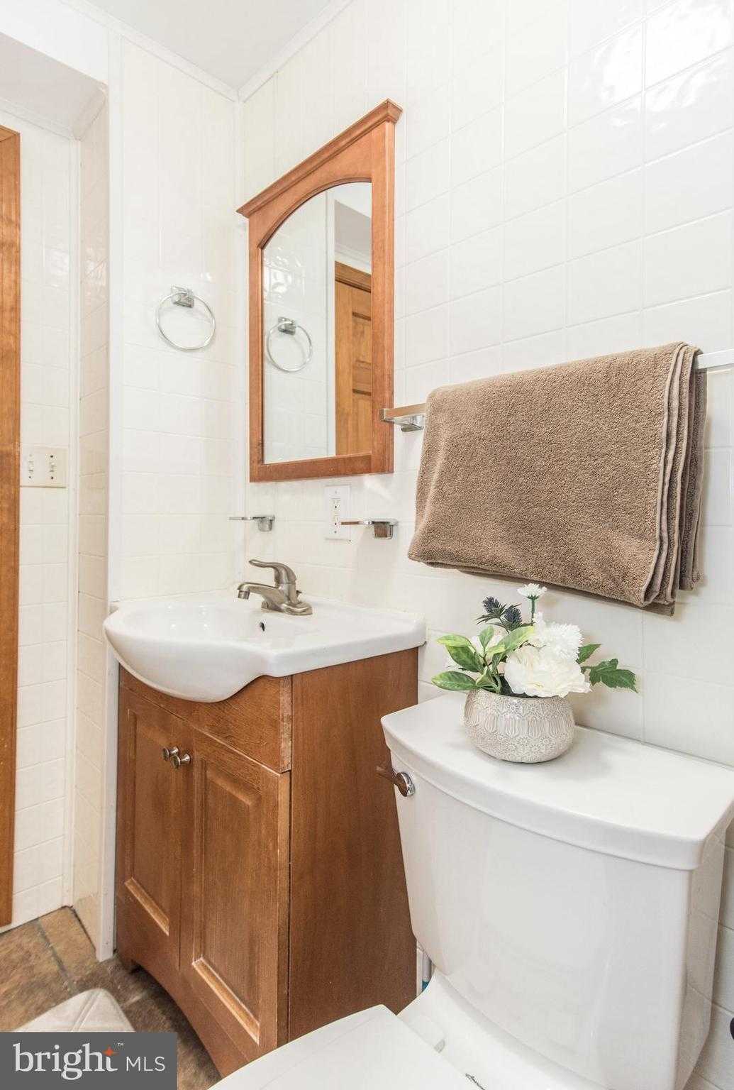 2833 Almond St photo 37